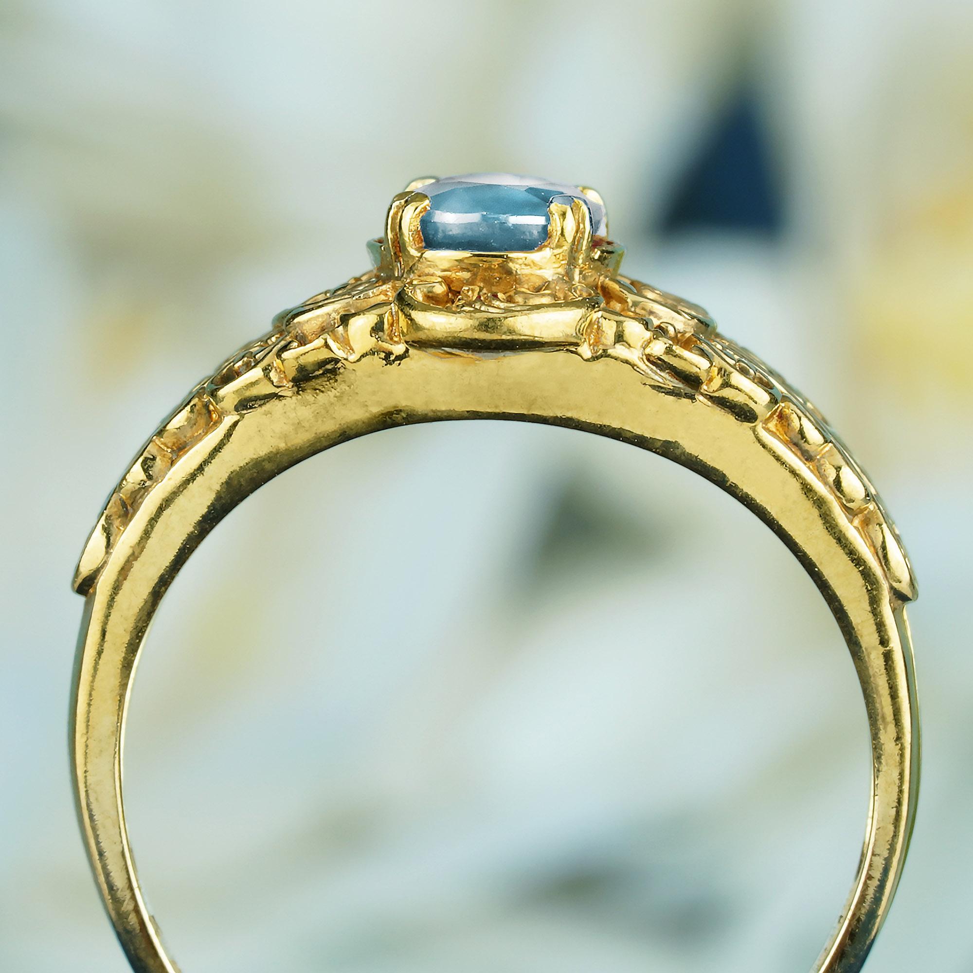 Bague filigranée en or jaune 9K de style vintage avec topaze bleue Neuf - En vente à Bangkok, TH