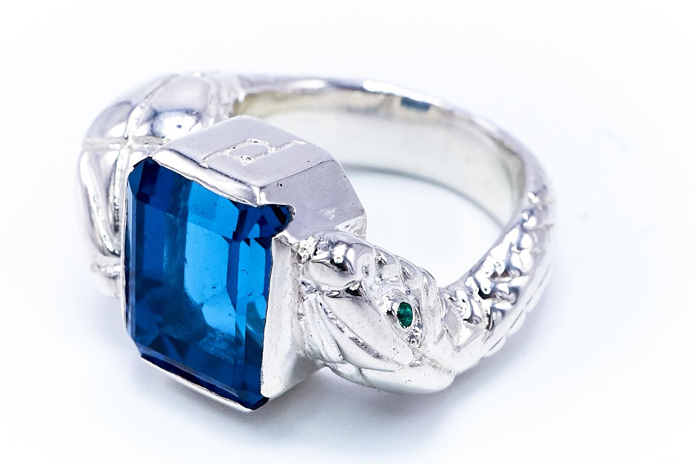 Bague serpent en argent, topaze bleue, diamant blanc et émeraude en vente 2