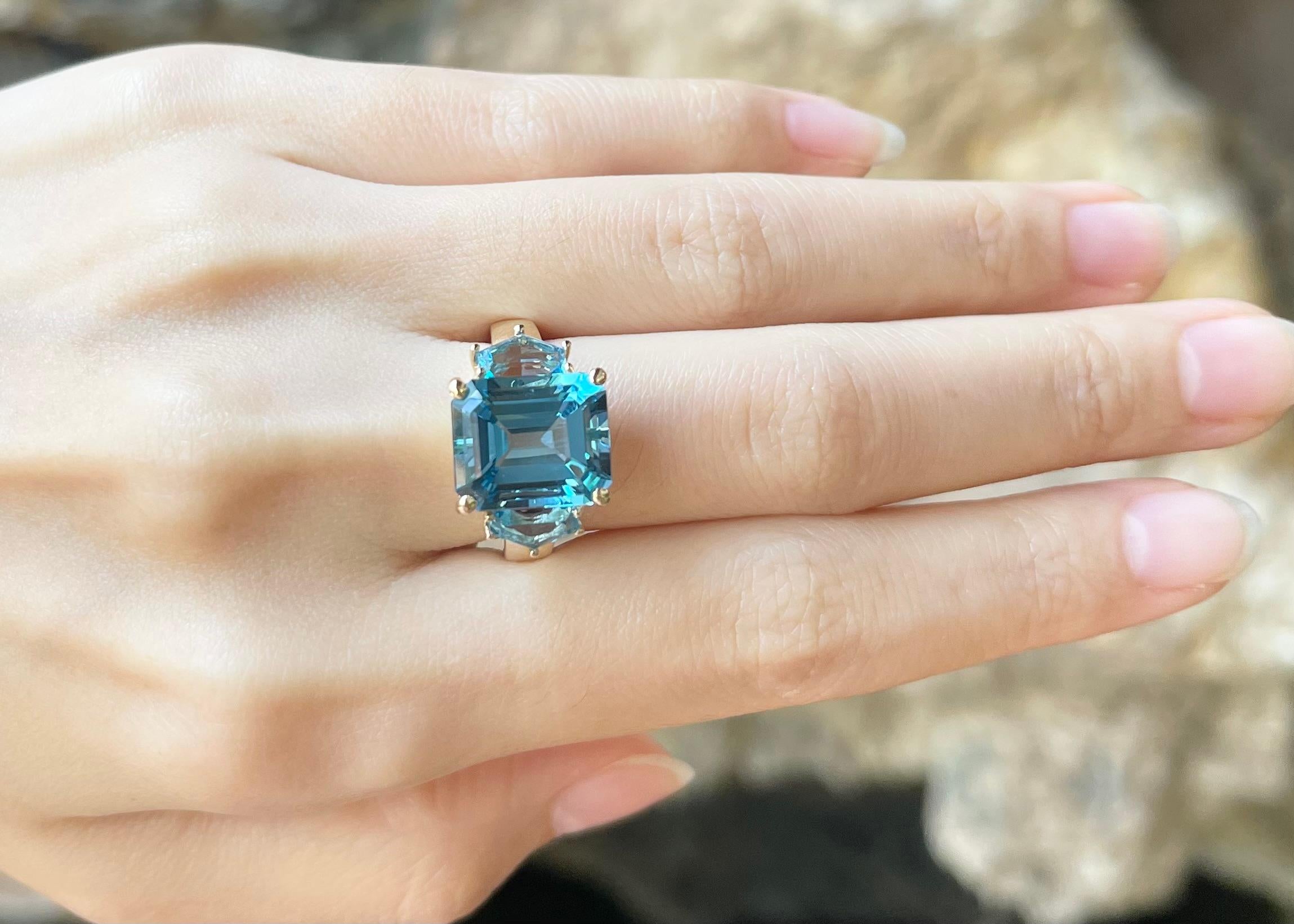 Contemporary Blue Topaz with Blue Topaz Ring set in 14K Gold Settings For Sale