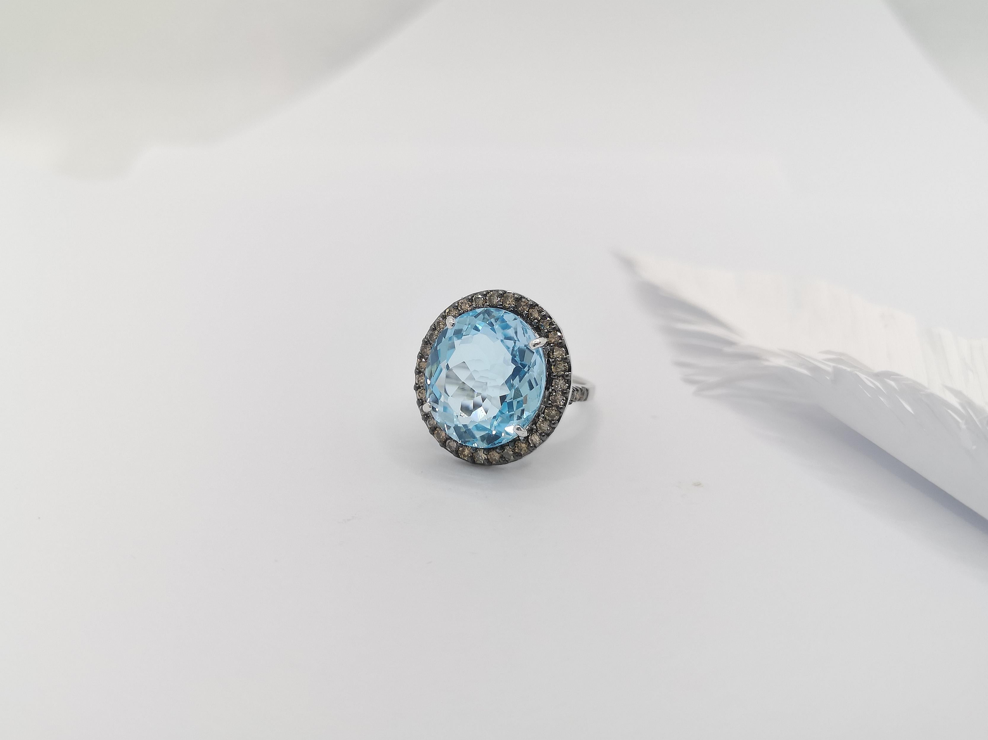 Blue Topaz with Brown Diamond Ring Set in 18 Karat White Gold Settings For Sale 5