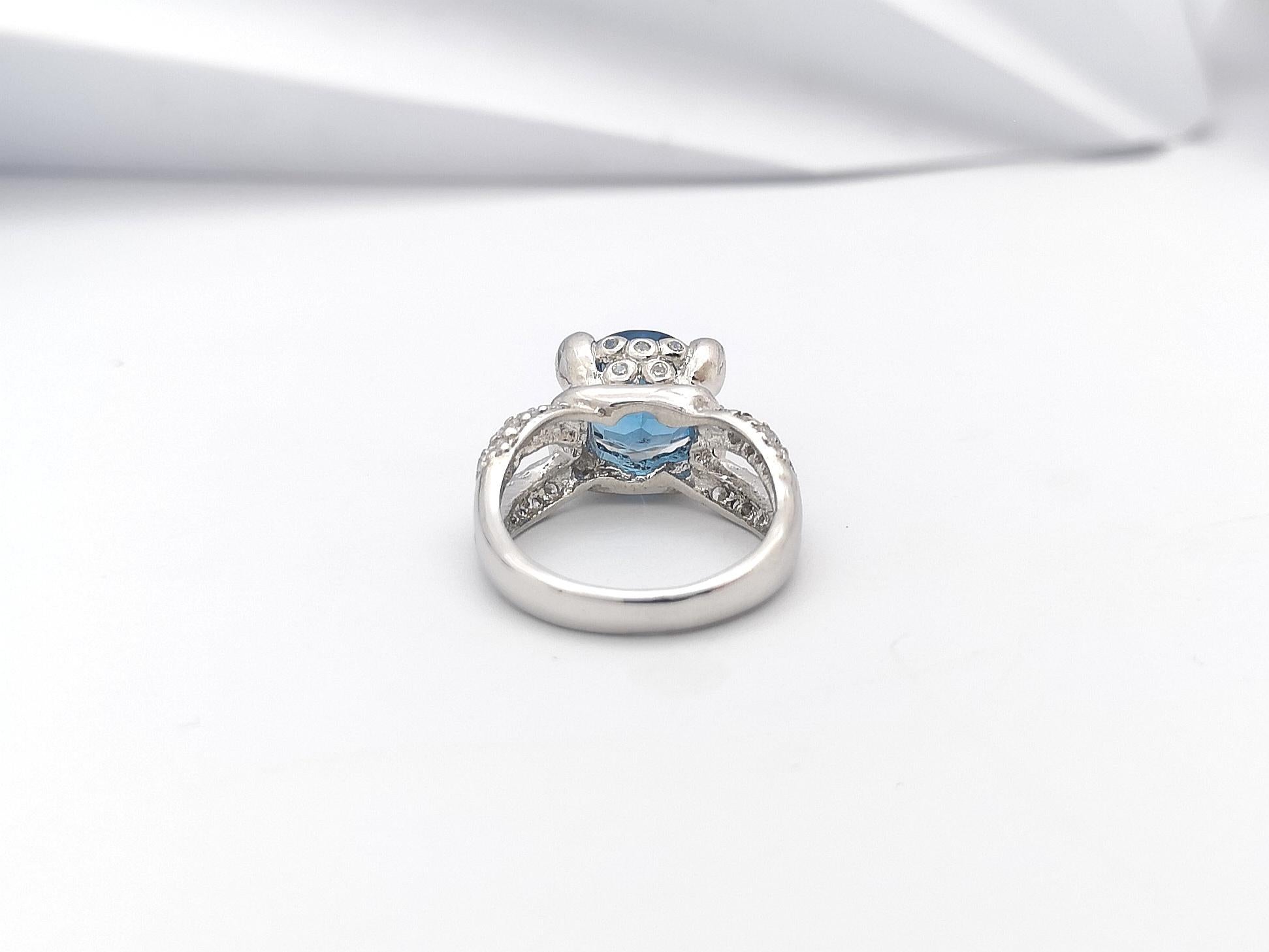 Blue Topaz with Cubic Zirconia Ring set in Silver Settings For Sale 2