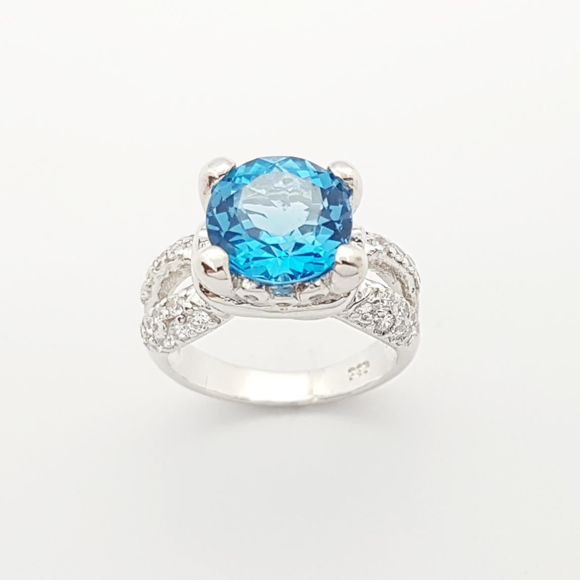 Blue Topaz with Cubic Zirconia Ring set in Silver Settings For Sale 4