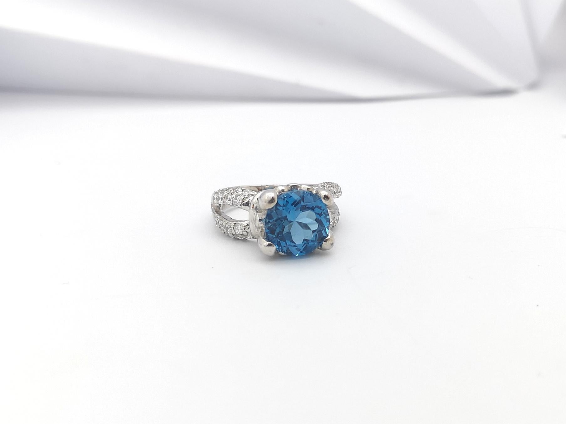 Blue Topaz with Cubic Zirconia Ring set in Silver Settings For Sale 1