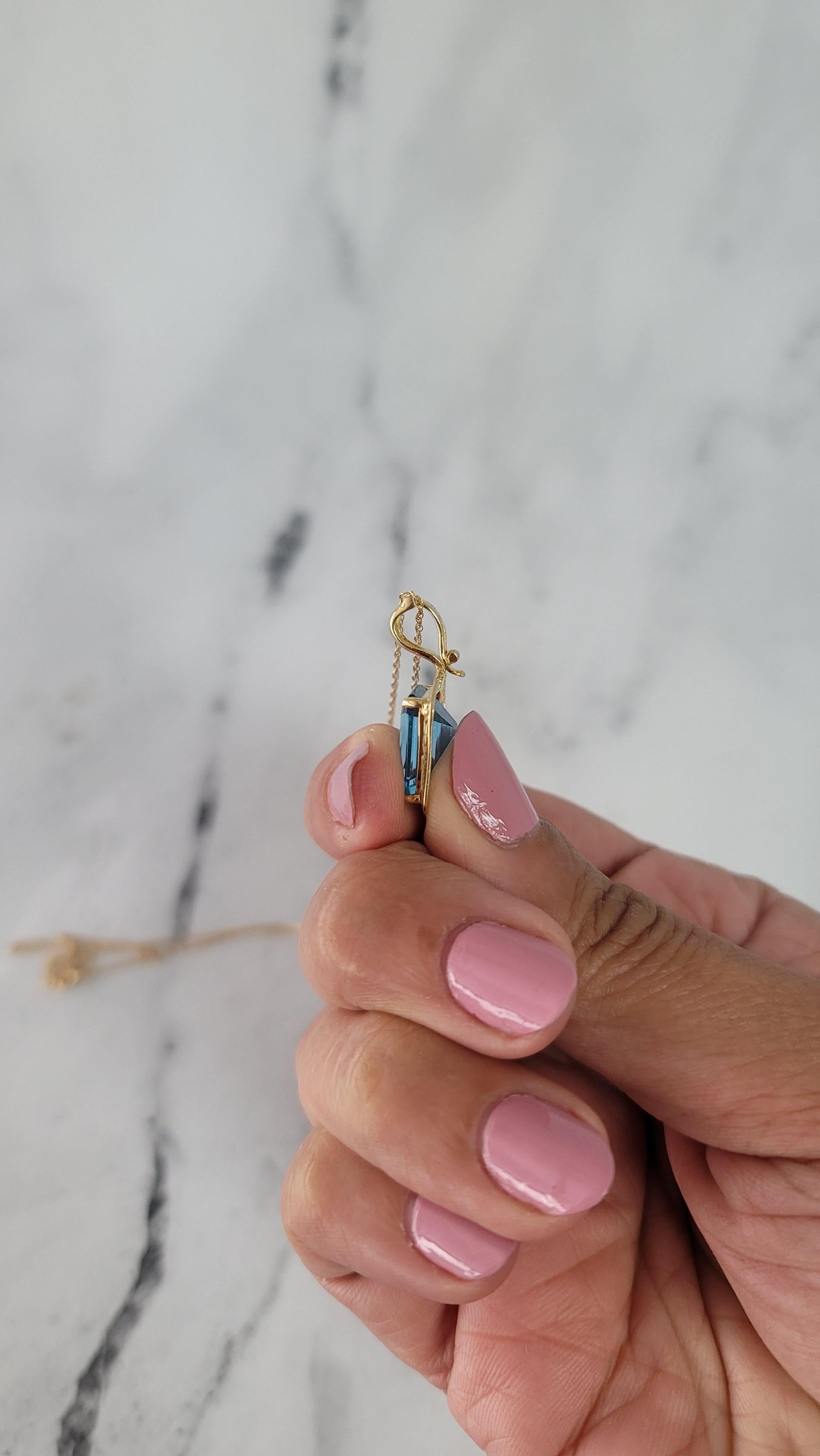 Blue Topaz with Gold Greek Key Bezel Necklace In New Condition For Sale In Sugar Land, TX