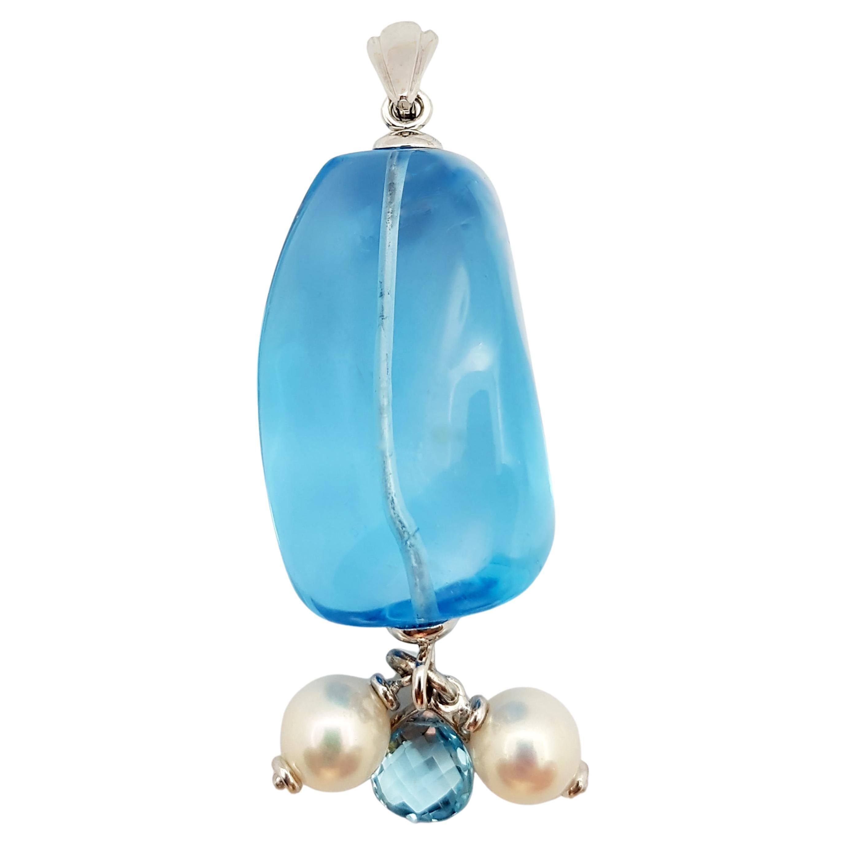 Blue Topaz 212.96 carats with Pearl and Blue Topaz 3.27 carat Pendant set in 18 Karat White Gold Settings
(chain not included)

Width: 3.8 cm 
Length: 7.8 cm
Total Weight: 50.48 grams


