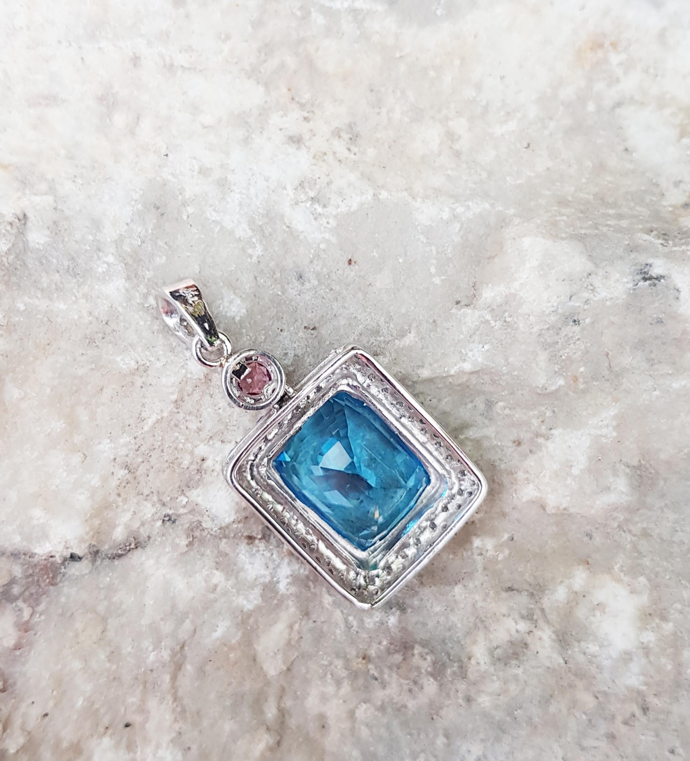 Blue Topaz with Pink Tourmaline and Diamond Pendant Set in 18 Karat White Gold For Sale 2
