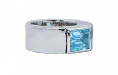 Blue Topaz, 18 Karat White Gold Ring