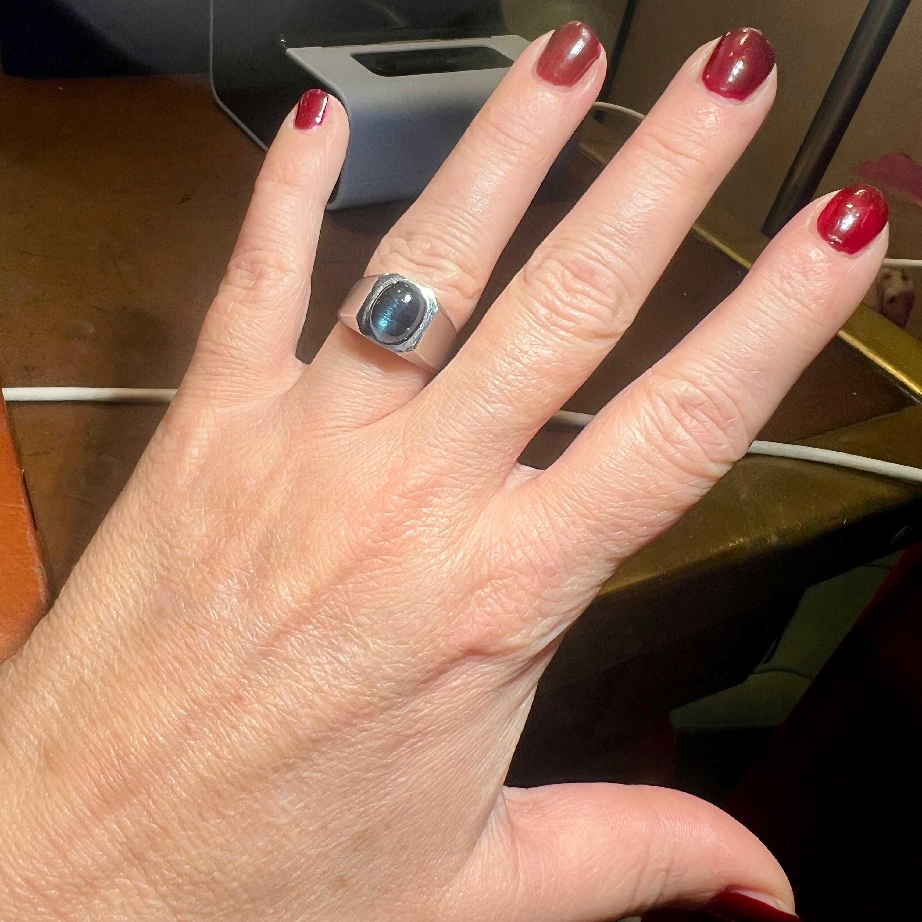 Blue Tourmaline Ring, 18 Ct White Gold For Sale 5