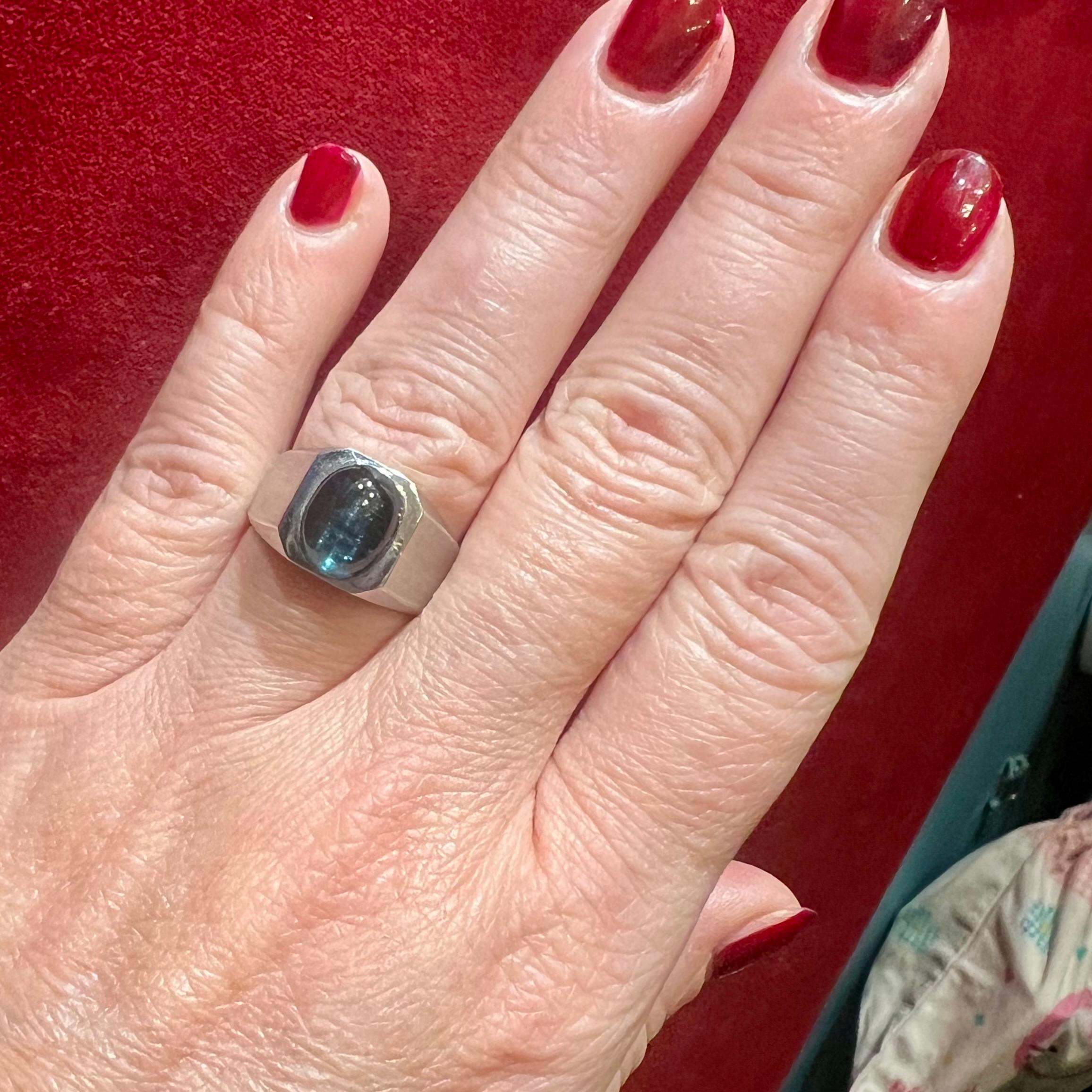 Blue Tourmaline Ring, 18 Ct White Gold For Sale 6