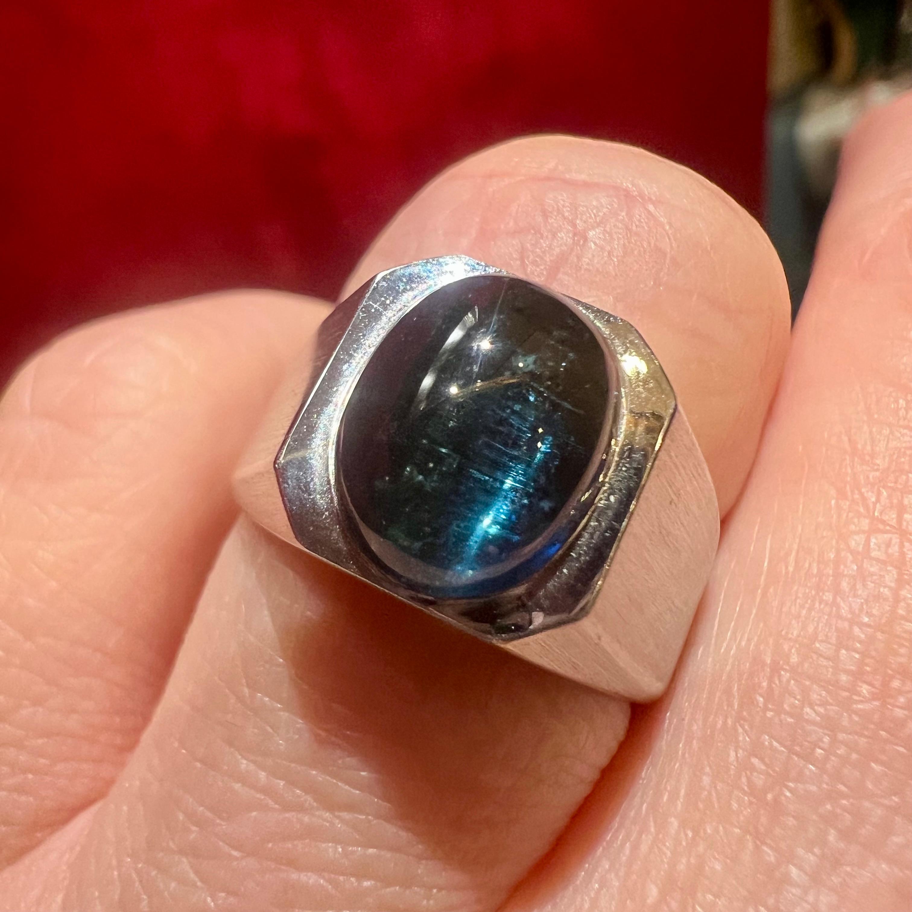 Blue Tourmaline Ring, 18 Ct White Gold For Sale 7