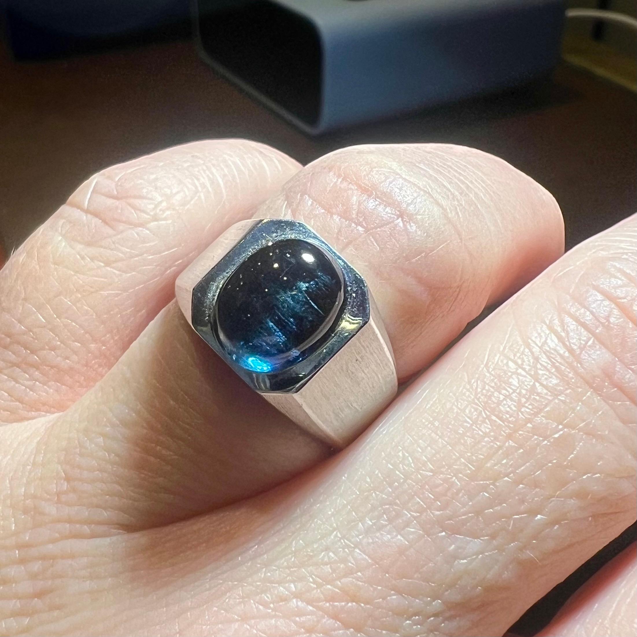 Blue Tourmaline Ring, 18 Ct White Gold For Sale 10