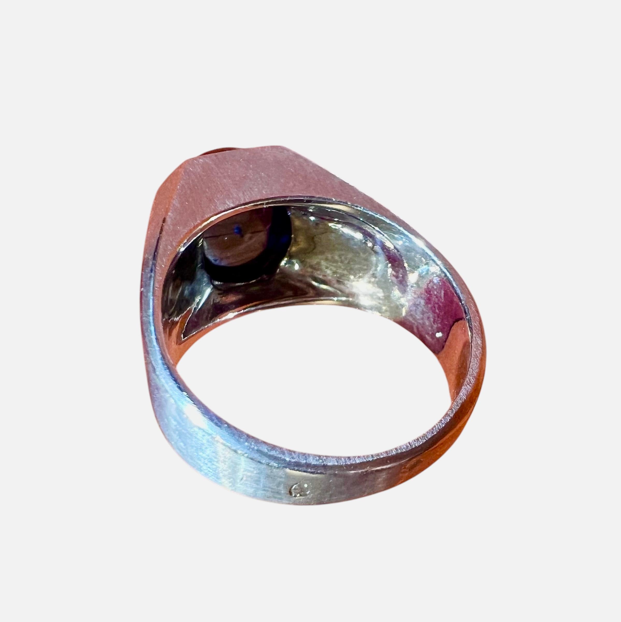 Cabochon Blue Tourmaline Ring, 18 Ct White Gold For Sale