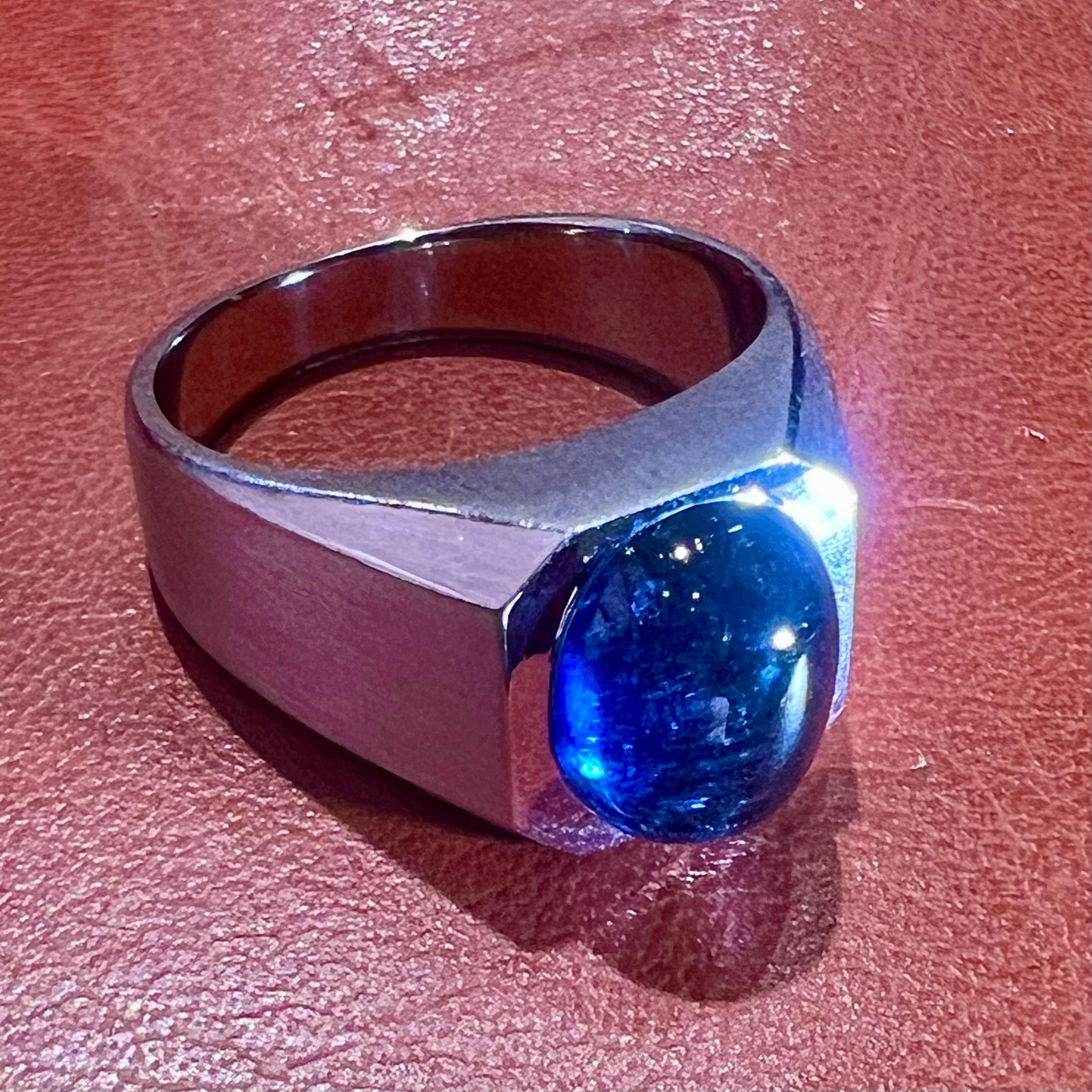 Blue Tourmaline Ring, 18 Ct White Gold For Sale 2