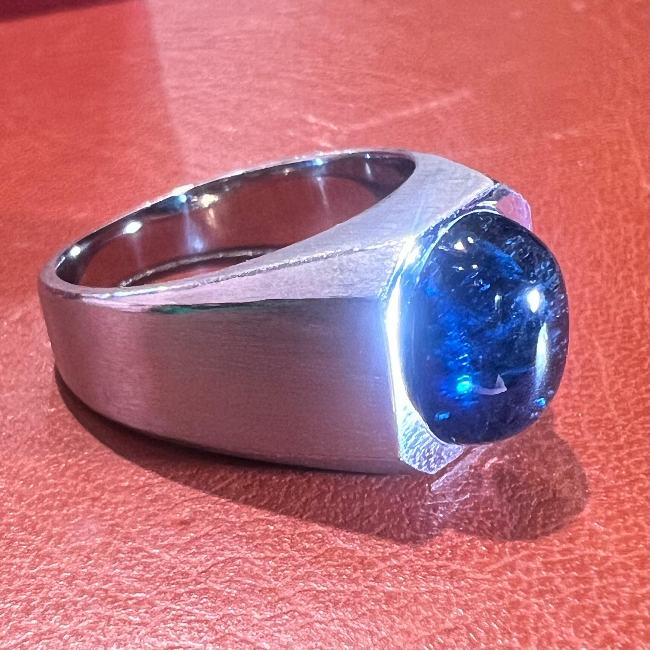 Blue Tourmaline Ring, 18 Ct White Gold For Sale 3