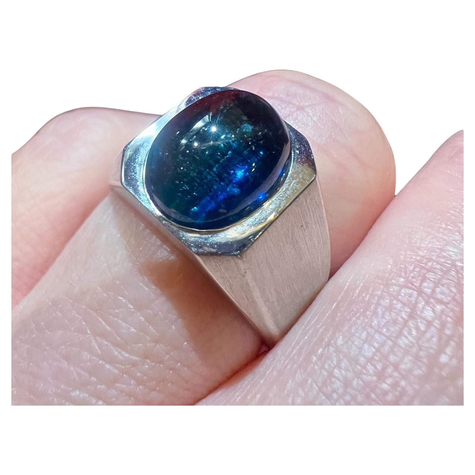 Blue Tourmaline Ring, 18 Ct White Gold For Sale