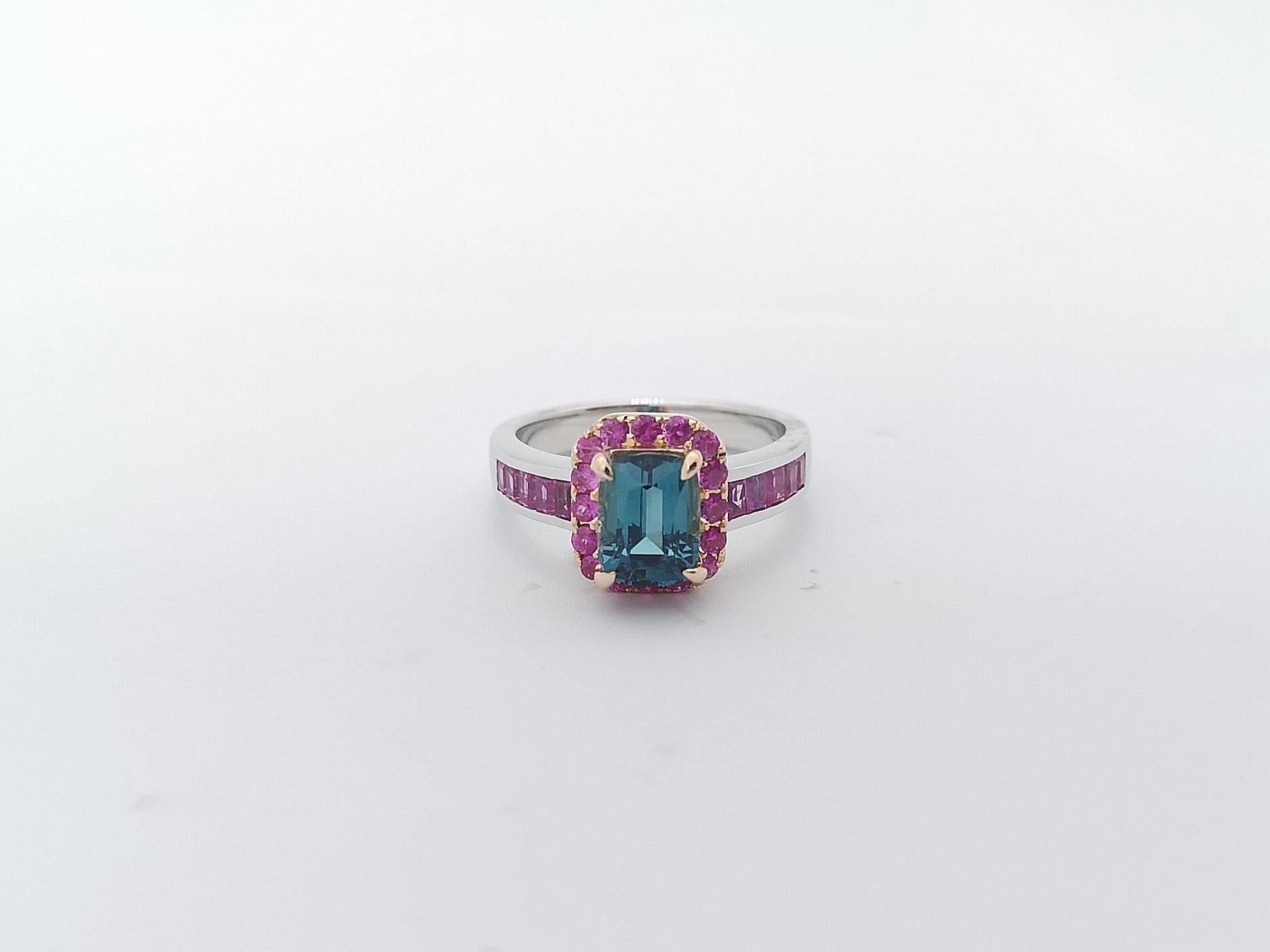 GIA Certified Blue Tourmaline with Pink Sapphire Ring18K White Gold Settings In New Condition For Sale In Bangkok, TH