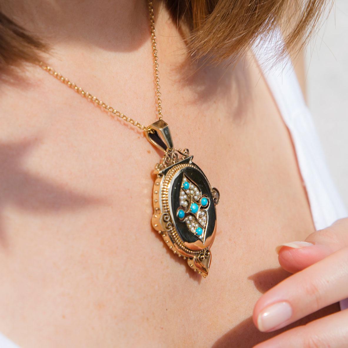 Blue Turquoise Cabochon and Seed Pearl Vintage Pendant in 9 Carat Yellow Gold 4