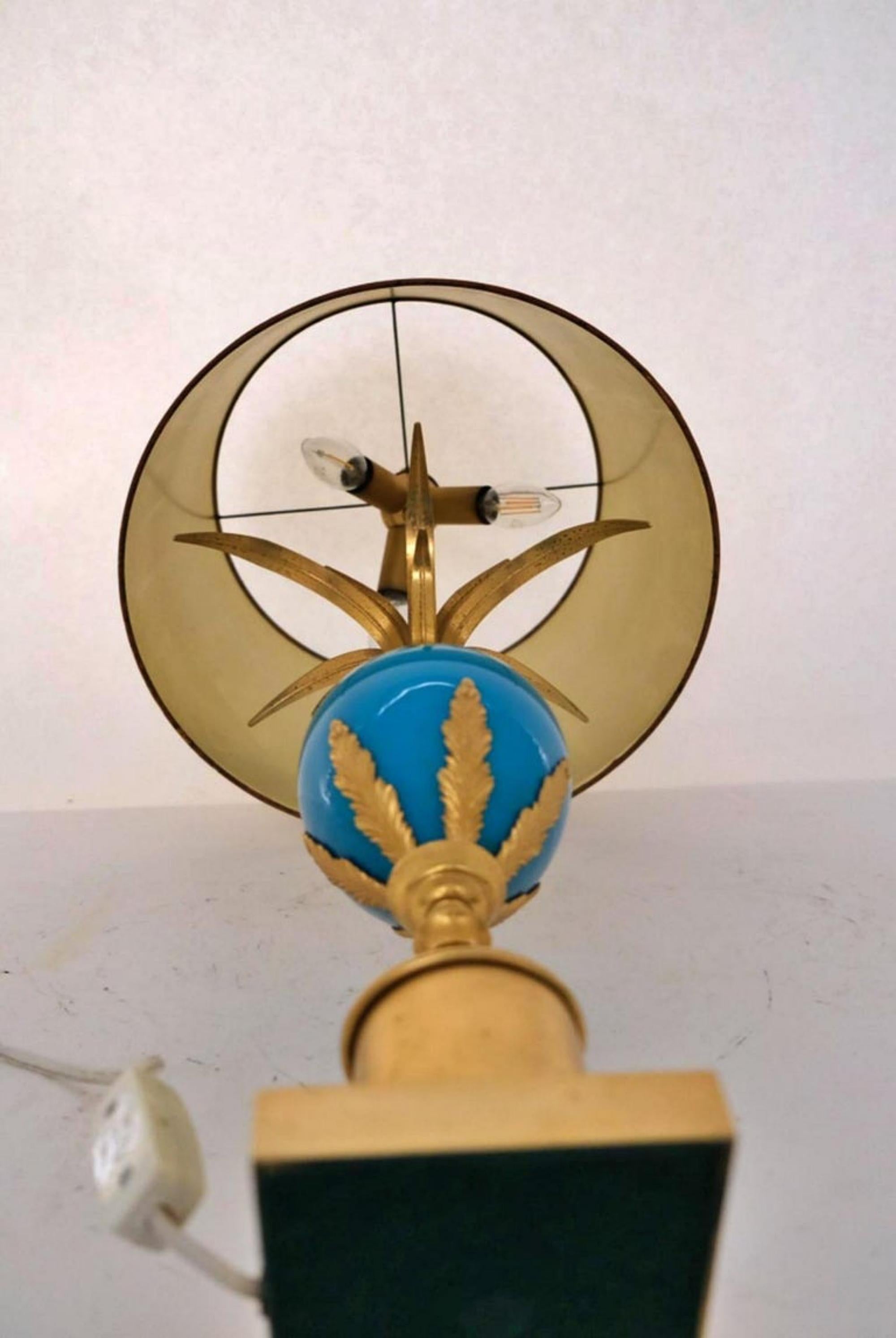 Moderne Lampe de bureau œuf d'autruche en opaline bleue et turquoise, S.A. Boulanger en vente