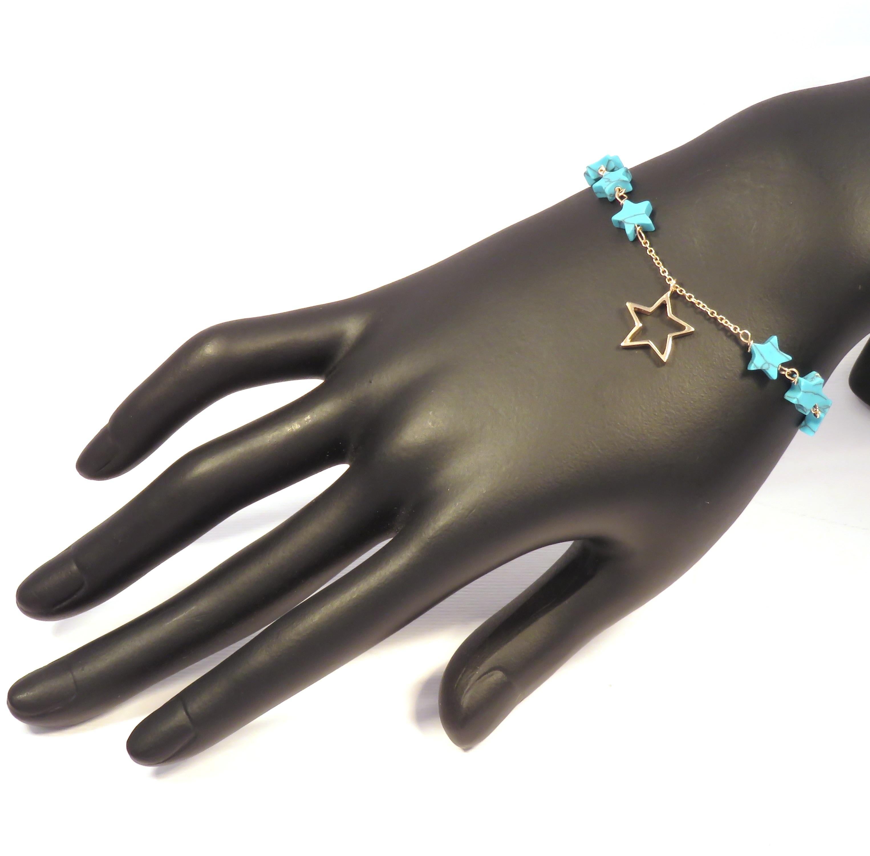 Blaue und türkisfarbene Sterne 9 Karat Roségold Stern-Charm-Armband Handgefertigt in Italien (Zeitgenössisch) im Angebot