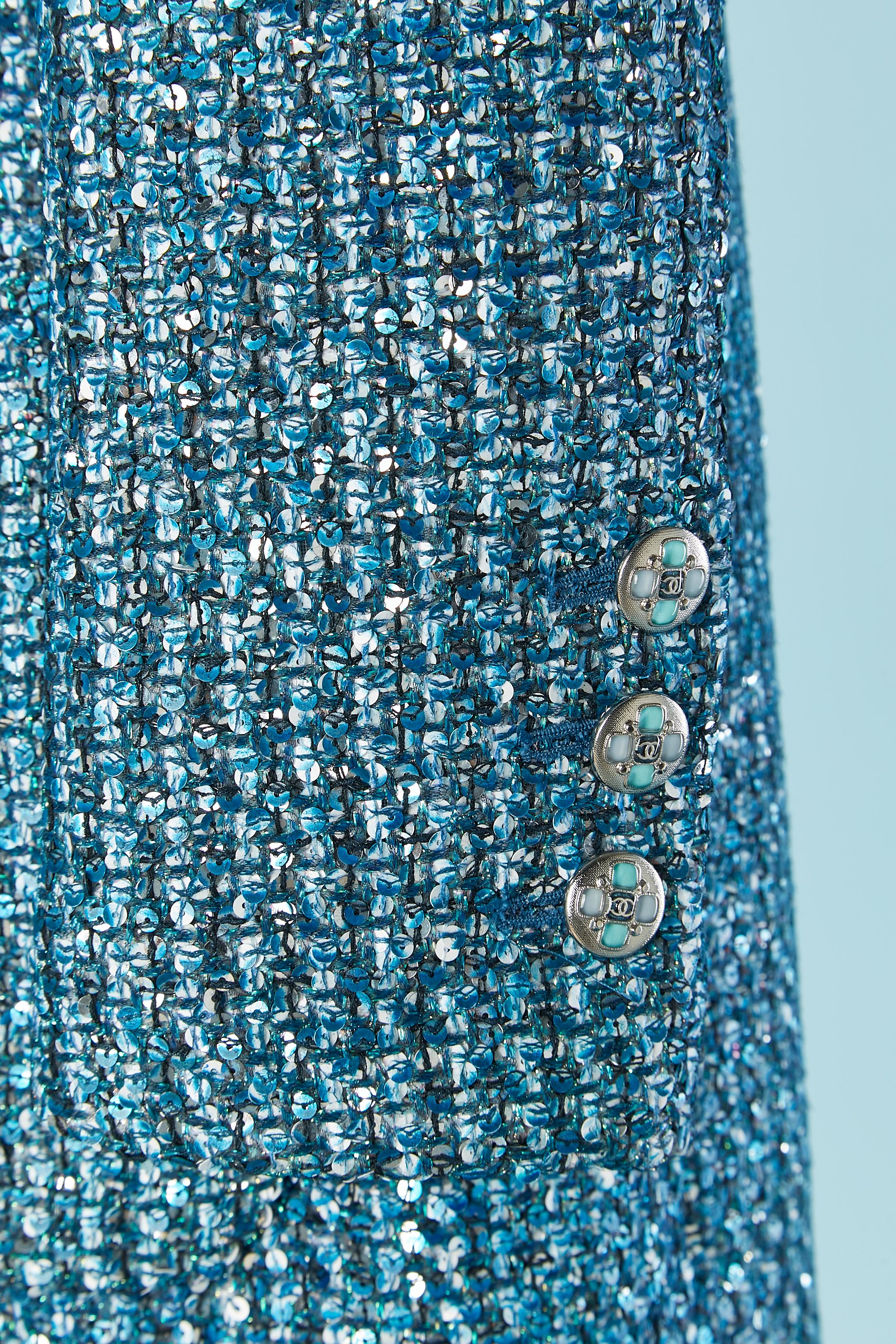 Blue tweed lurex and sequin single breasted coat CHANEL by Virginie Viard For Sale 2