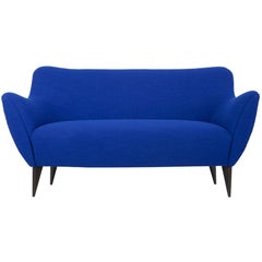 Blaues zweisitziges Sofa in Blau, Design von Giulia Veronesi, ISA Bergamo, Italien, 1950er Jahre