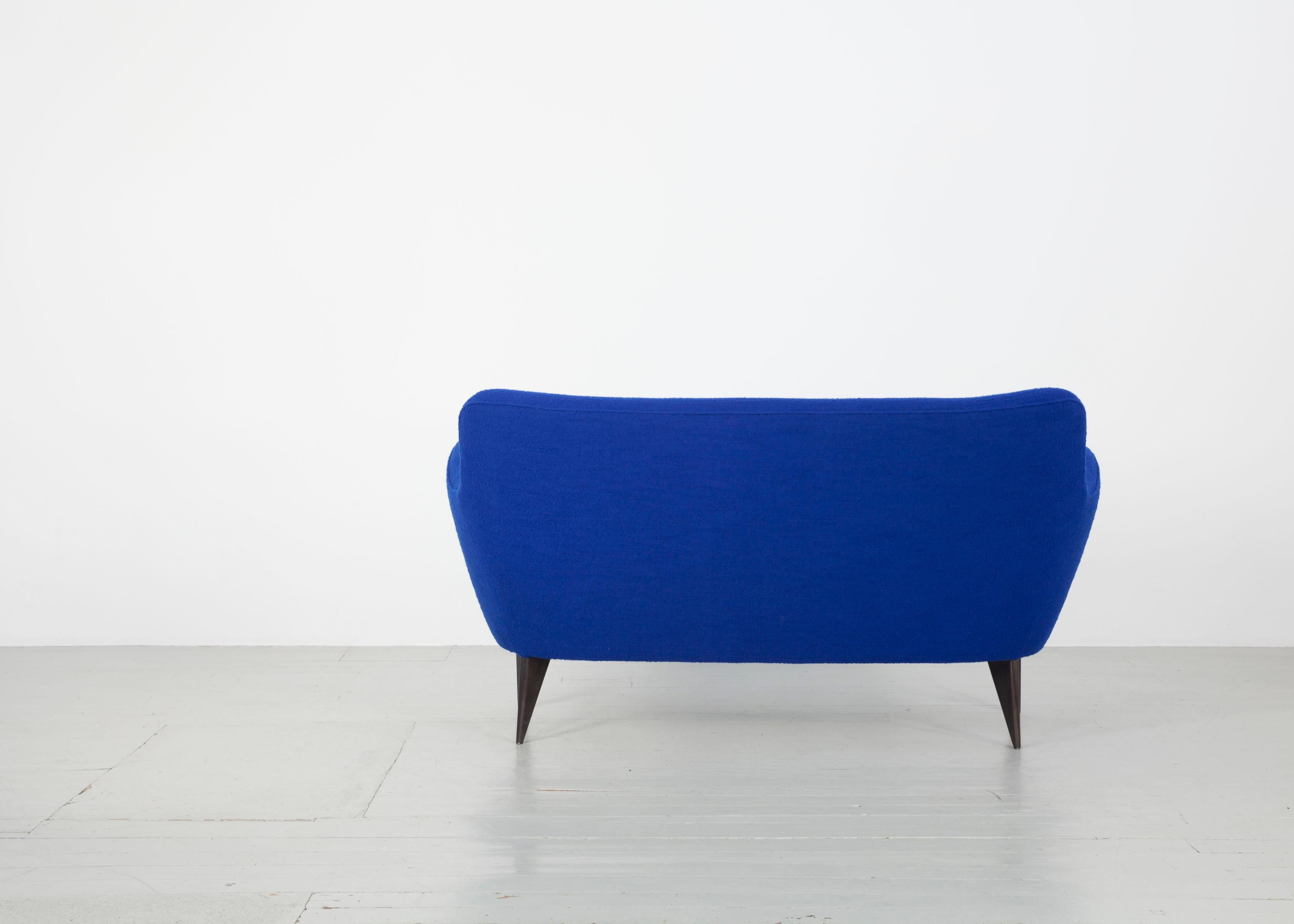 Blue Two-Seat Sofa, Design by Giulia Veronesi, ISA Bergamo, Italy, 1950s In Good Condition In Wolfurt, AT
