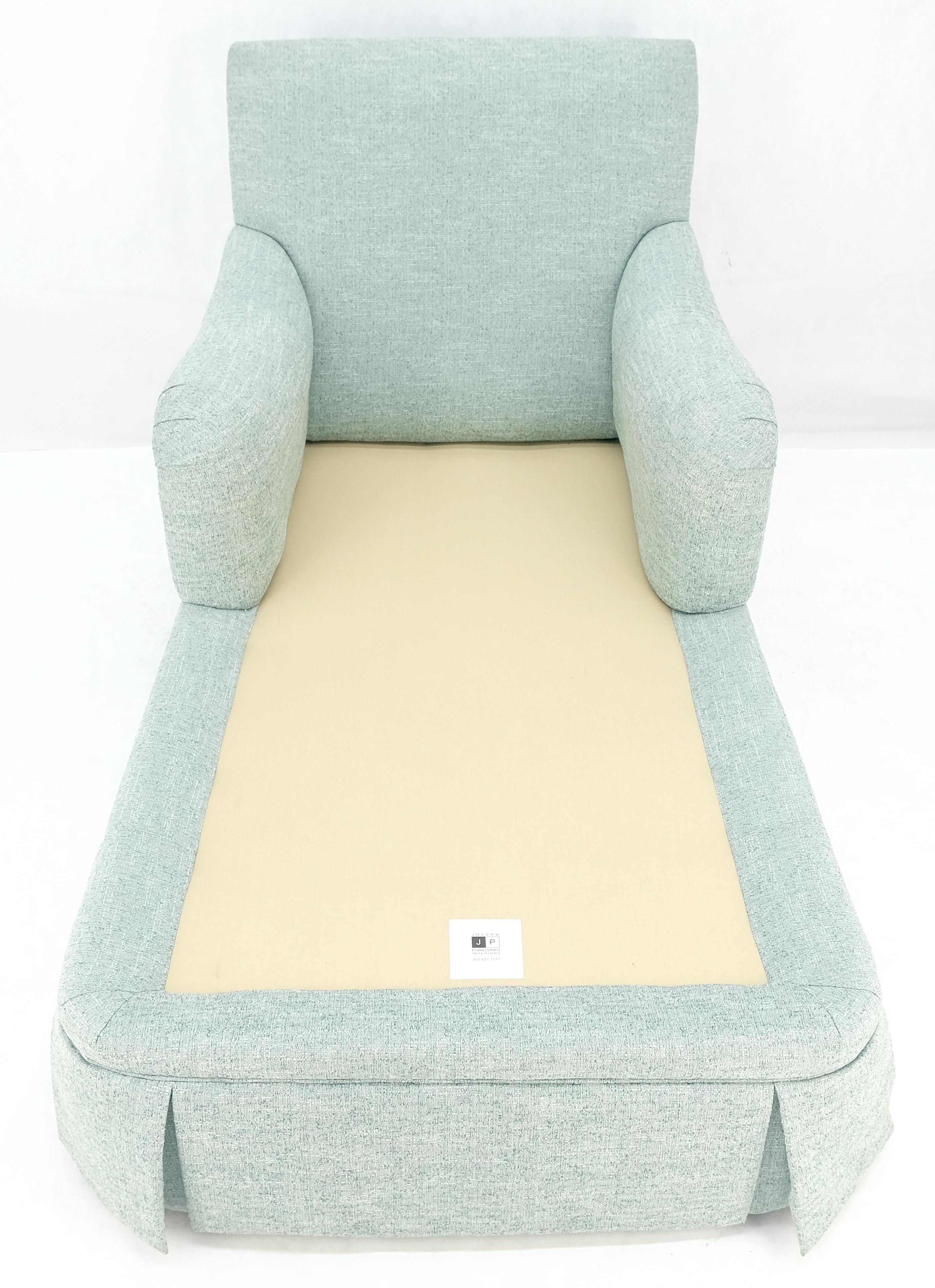 Blue Upholstery French Chaise Lounge c1970s MINT! For Sale 4