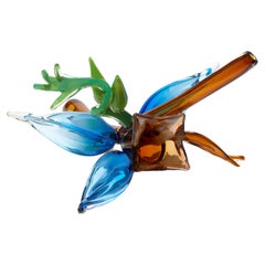 Blue Uprising, a floral & botanical glass sculpture by Michèle Oberdieck