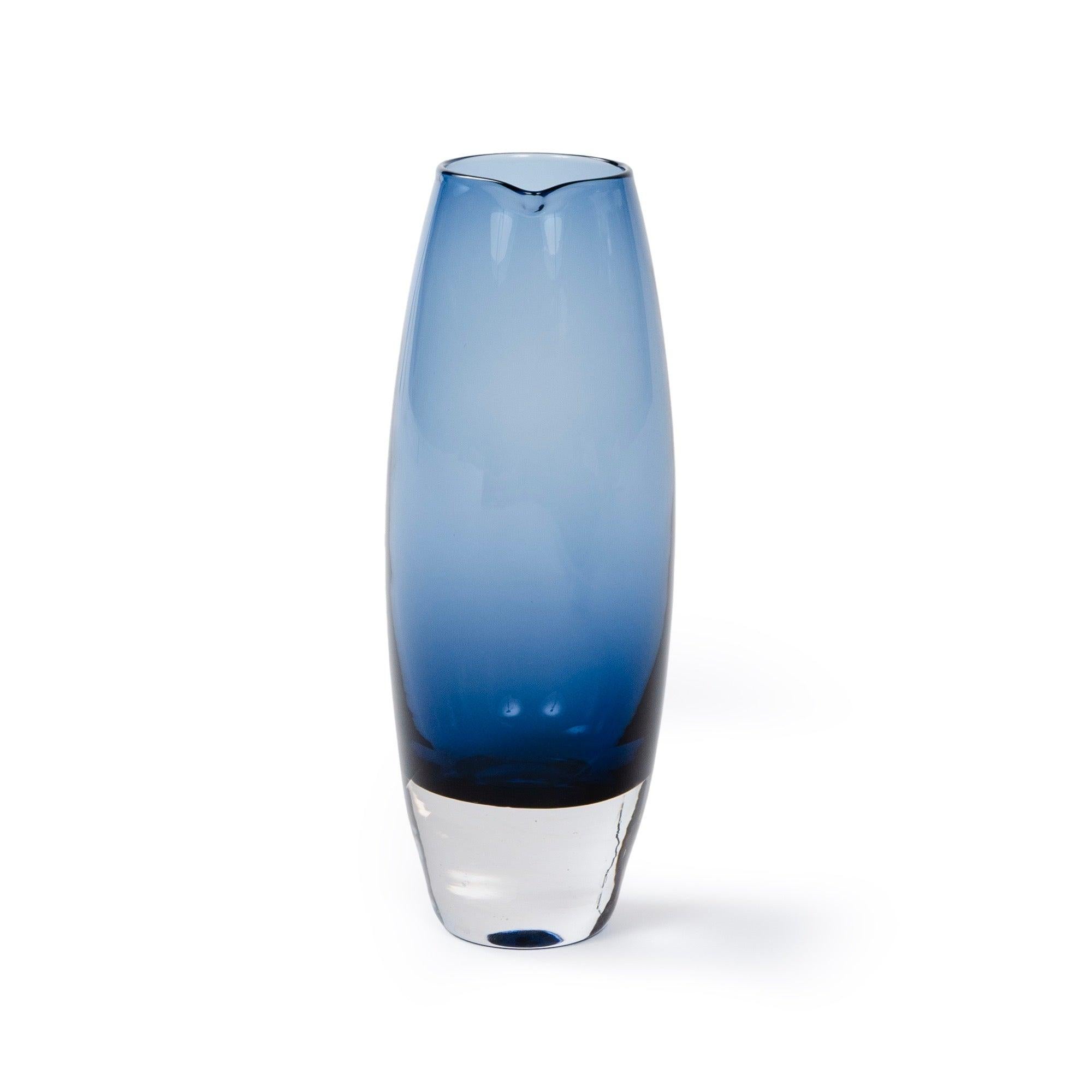 Finlandese Vaso blu di Timo Sarpaneva in vendita