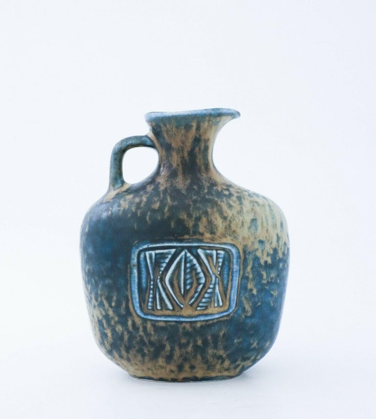 A vase designed by Gunnar Nylund at Rörstrand, it is 14 cm (5,6