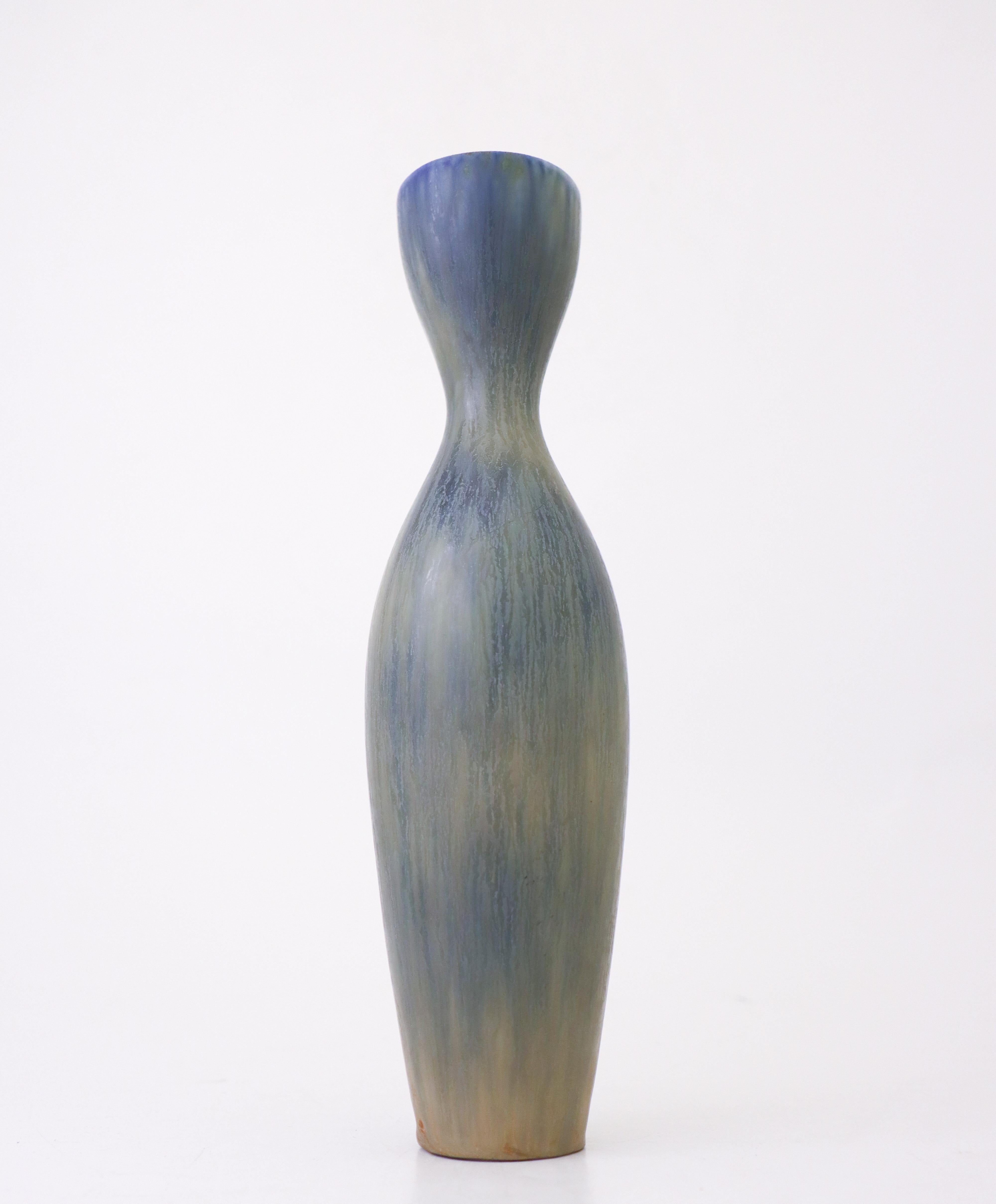 Vernissé Vase bleu - glaçure adorable Carl-Harry Stålhane Rörstrand, Midcentury Vintage en vente