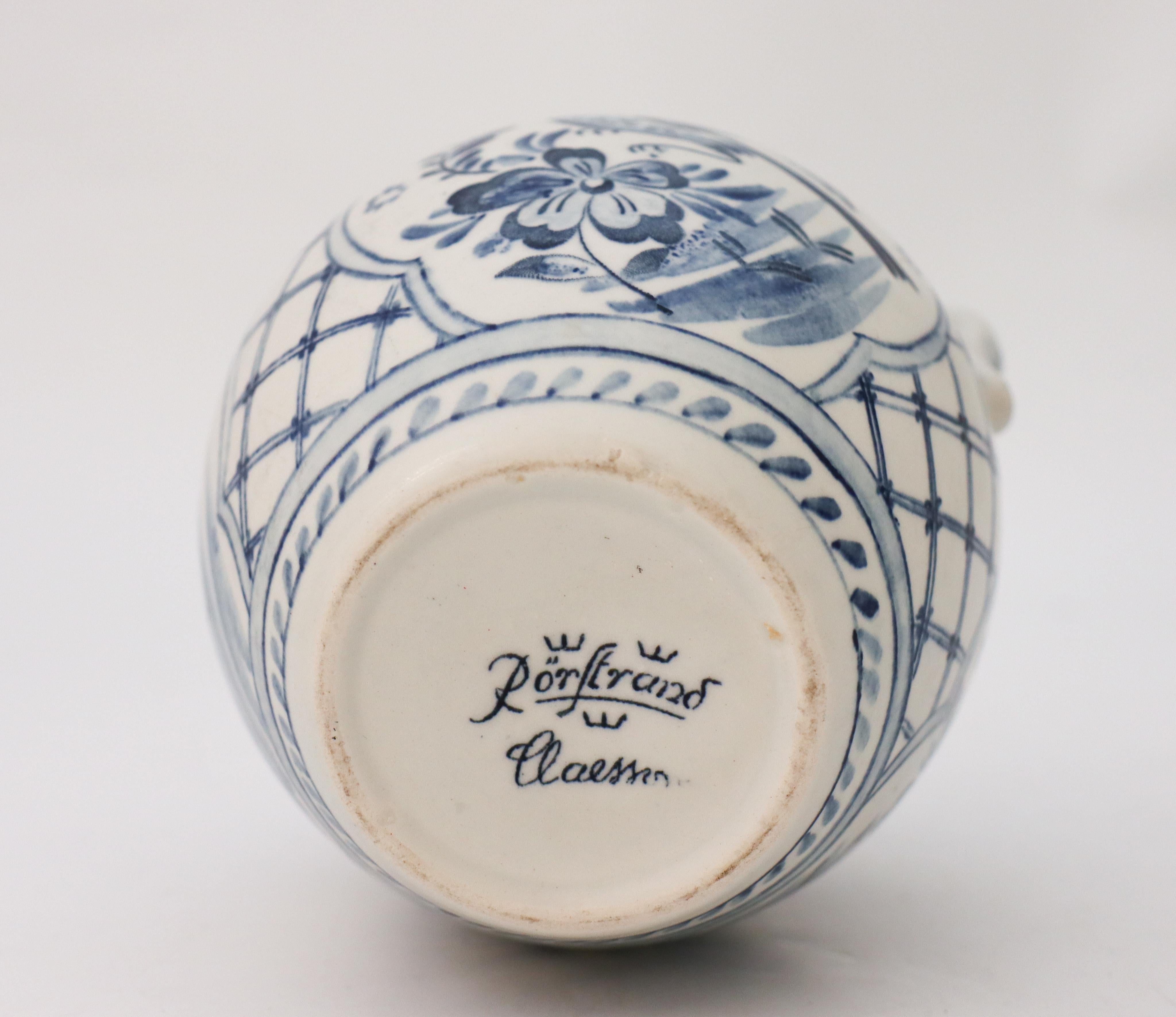 Vernissé Vase bleu avec oiseau - Ilse Claesson - Rörstrand  en vente