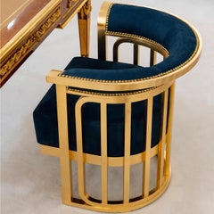 Fauteuil en velours bleu