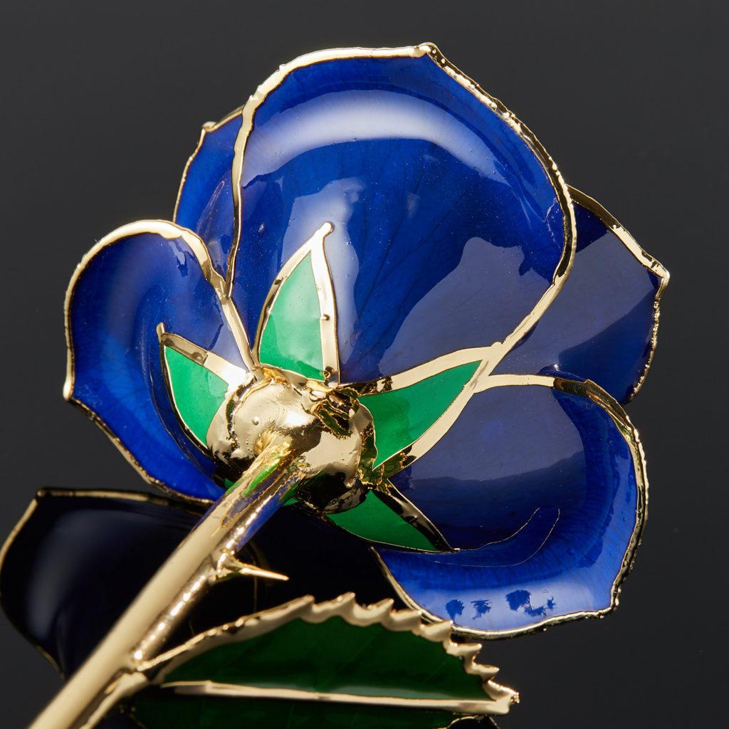 Blauer blauer Samt, glänzender Lack Real Rose in 24k Gold mit LED- Anzeige (Art déco) im Angebot