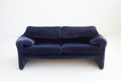 Blue velvet "Maralunga" sofa by Mario Bellini, Cassina 1970