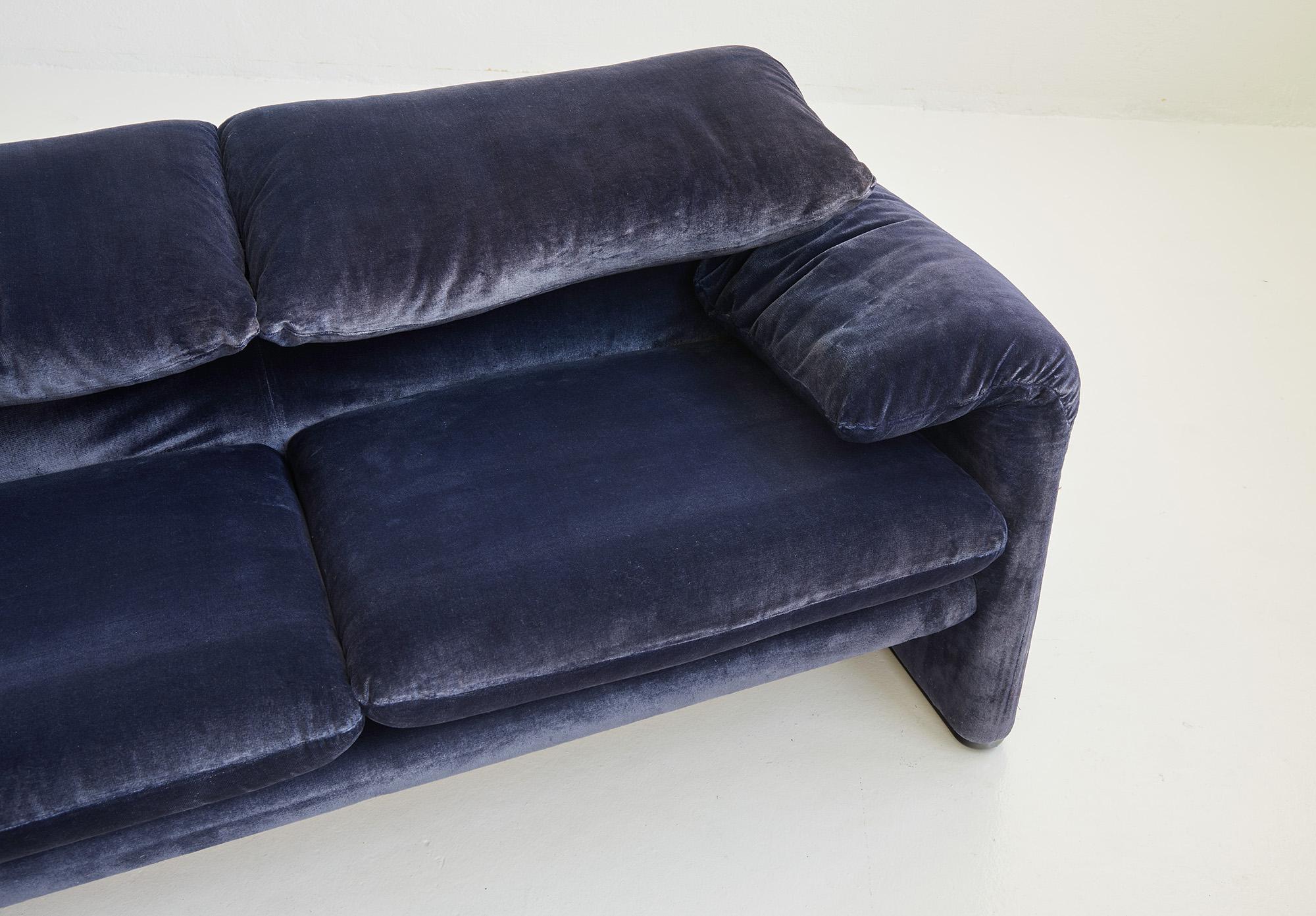 Velours Canapé Maralunga de Mario Bellini, Cassina 1970 en vente