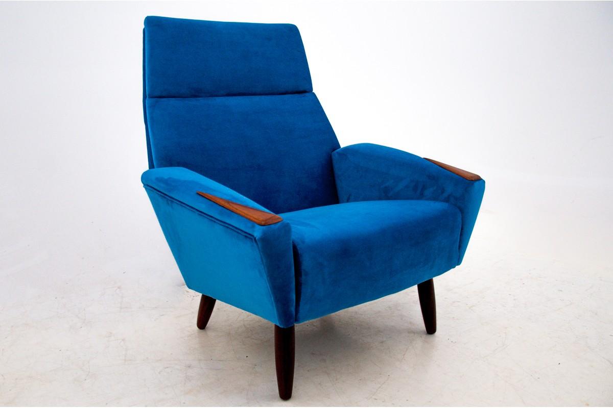 Blue Velvet Modern Armchair, Danish Design, 1970s In Good Condition In Chorzów, PL