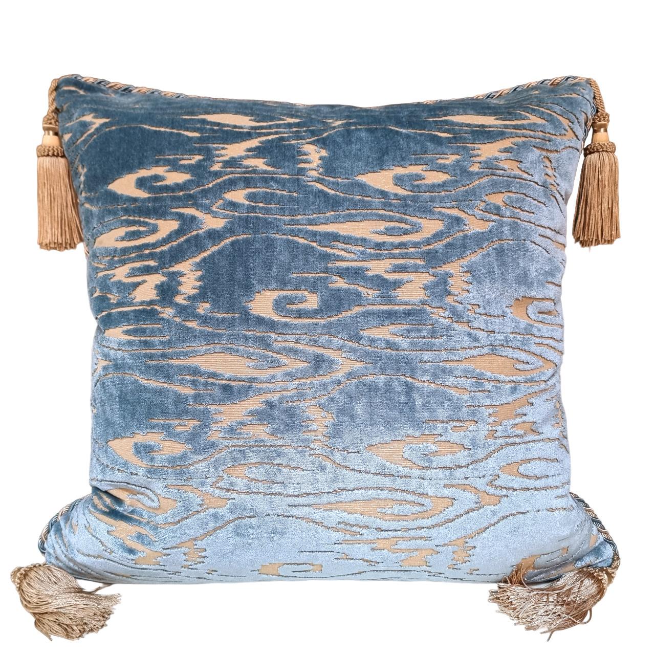 Sky Blue Throw Pillow in Luigi Bevilacqua Radica Velvet with Framed Front Panel In New Condition For Sale In Venezia, IT