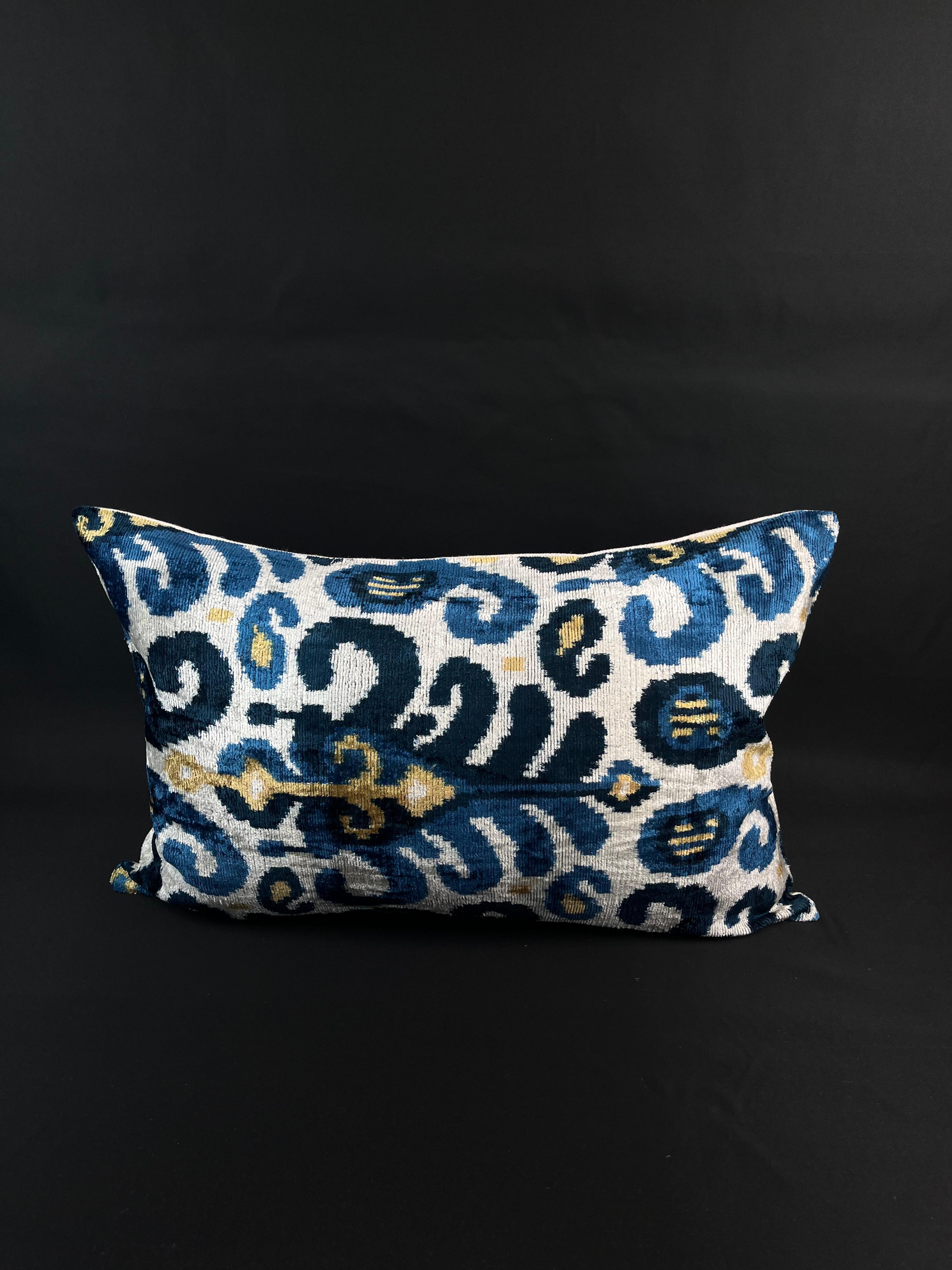 Blue Velvet Silk Ikat Pillow Cover In New Condition In Houston, TX