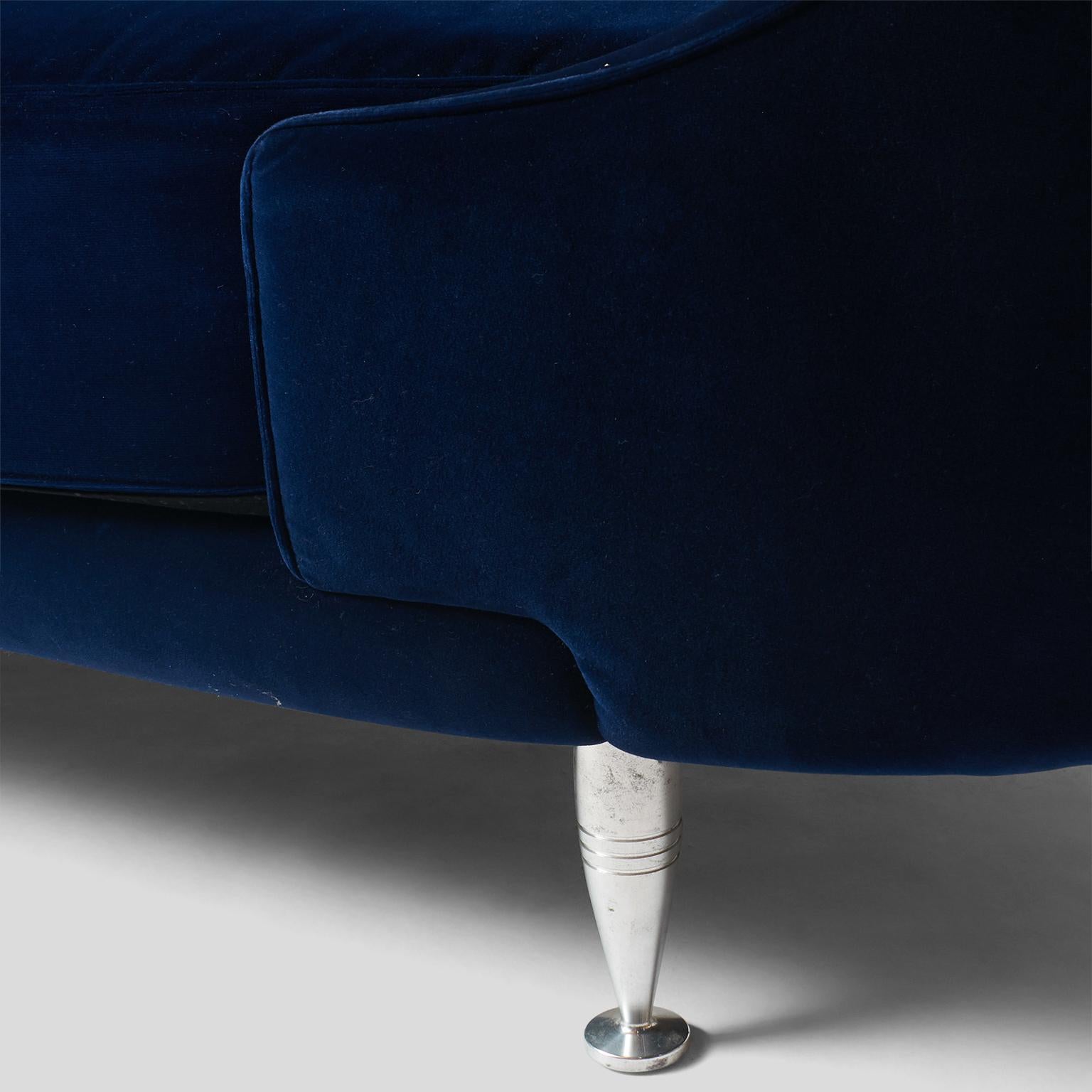 Fin du 20e siècle Canapé en velours bleu de Massimo Iosa Ghini en vente