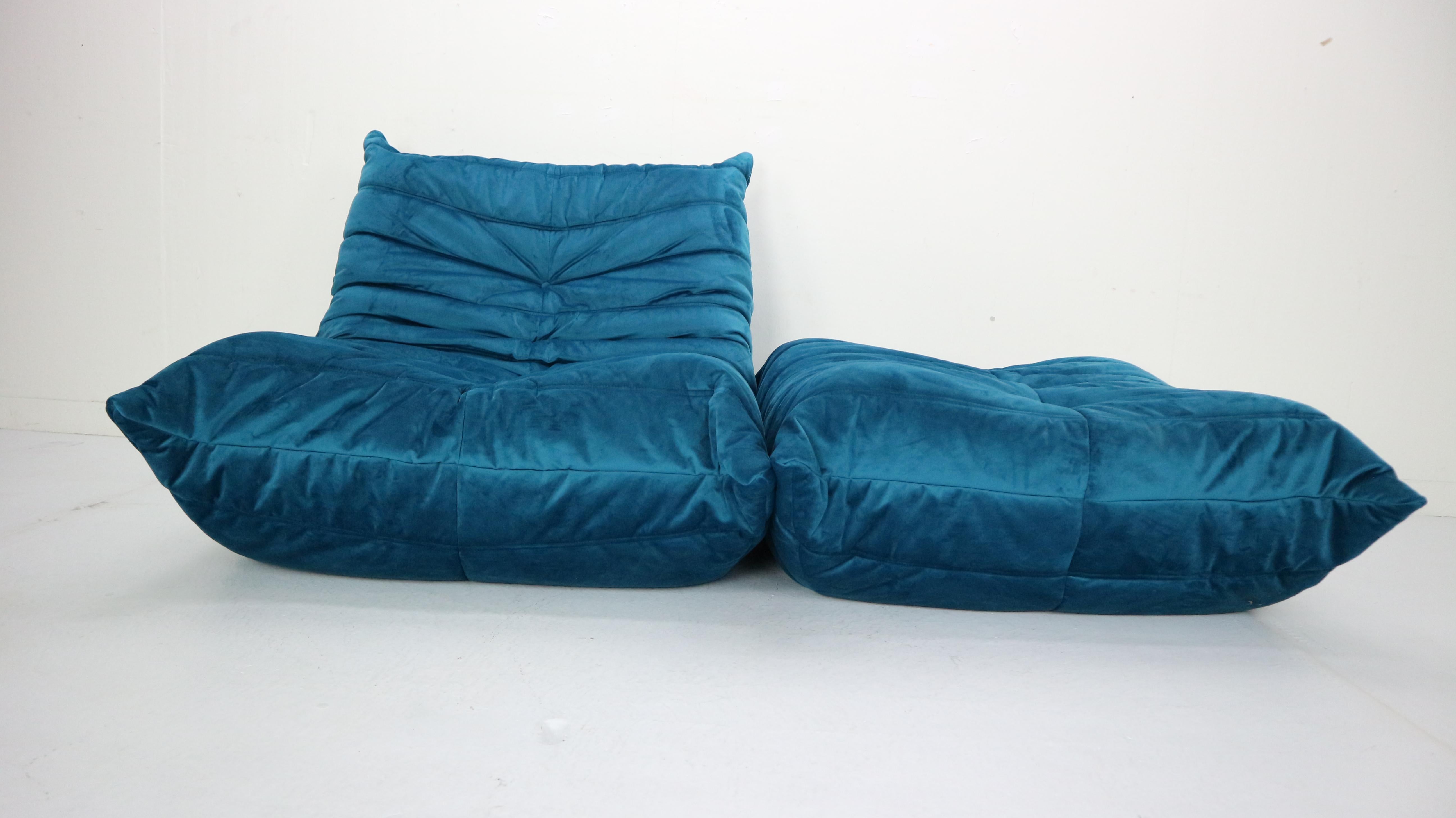 Blue Velvet Togo Lounge Chair & Ottoman by Michel Ducaroy for Ligne Roset, 1973 In Good Condition In The Hague, NL