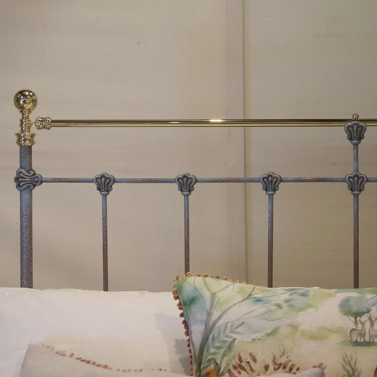 Blue Verdigris Double Antique Bed, MD93 In Good Condition In Wrexham, GB