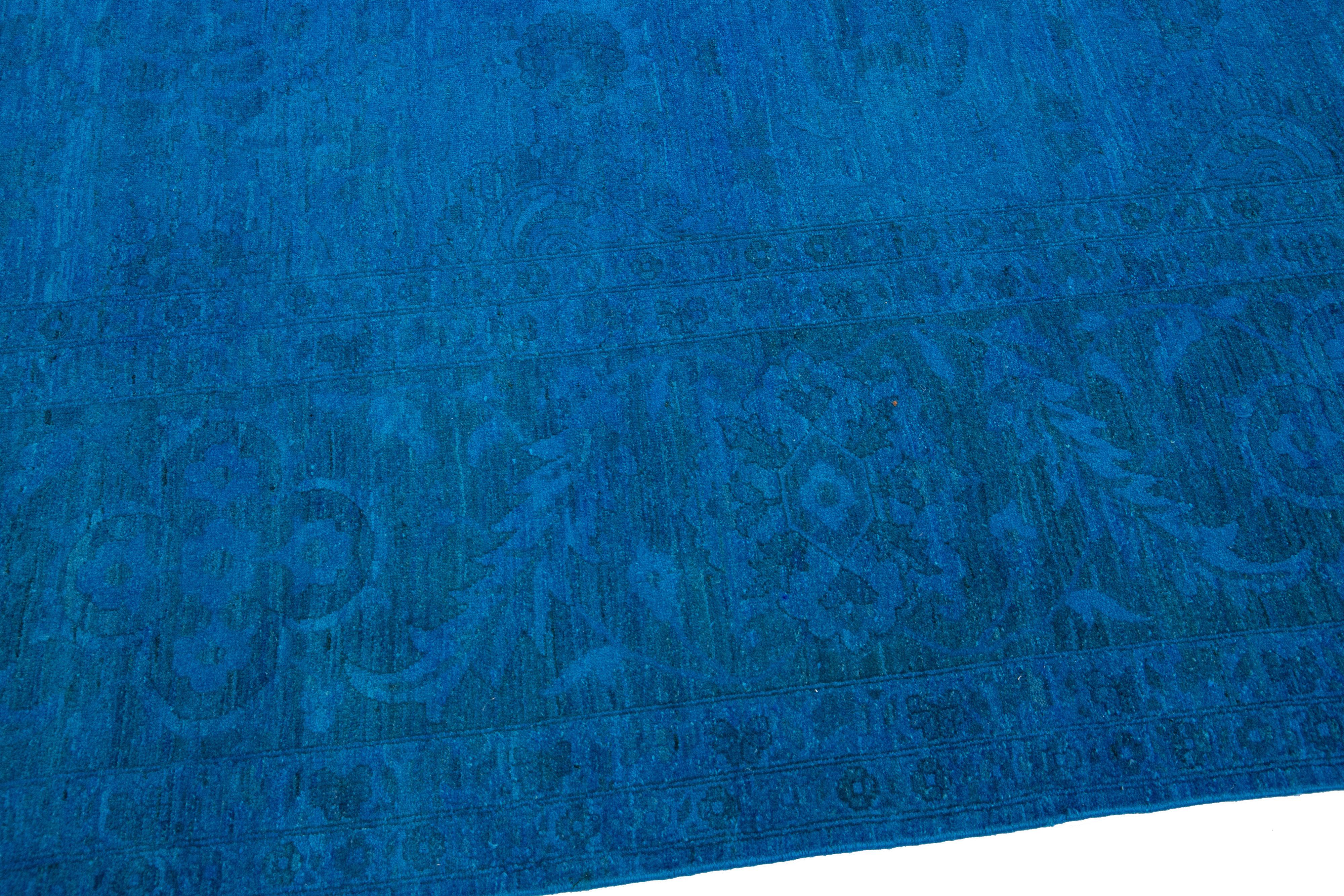 Alfombra de lana teñida a mano con motivos allover vintage azul Lana en venta