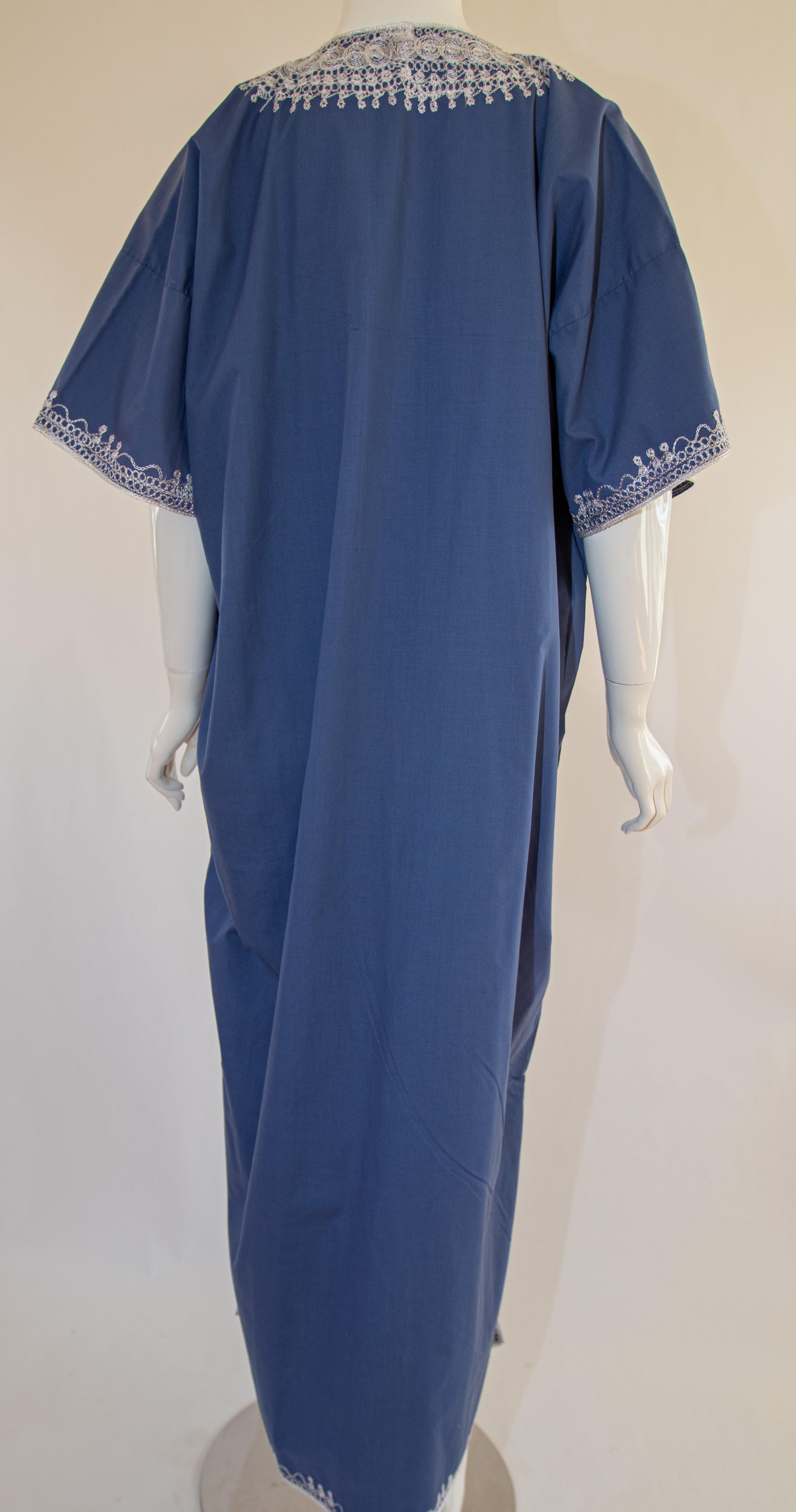 Blue Vintage Moroccan Bohemian Caftan Size M For Sale 6