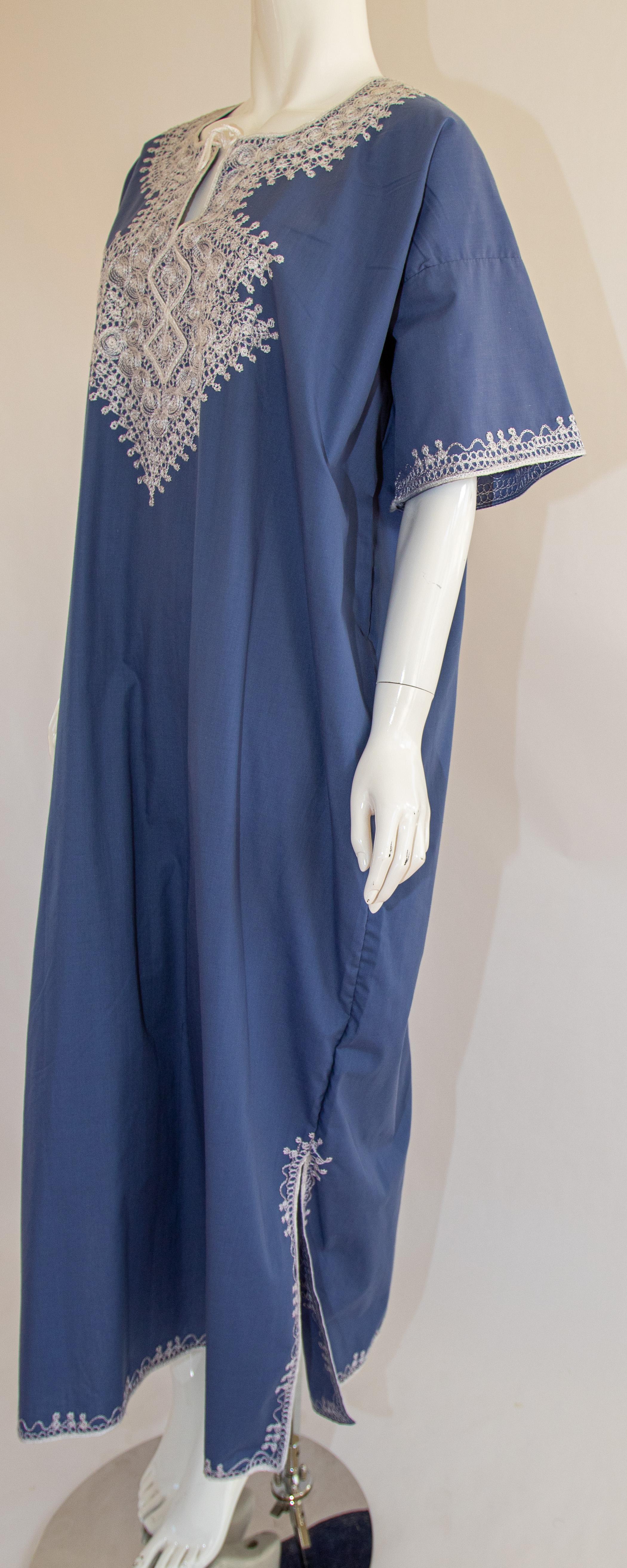 Blue Vintage Moroccan Bohemian Caftan Size M For Sale 1