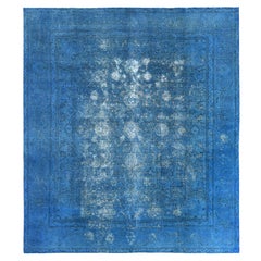 Blauer blauer handgeknüpfter Vintage Overdyed Persian Tabriz Distressed geformter Daunenteppich