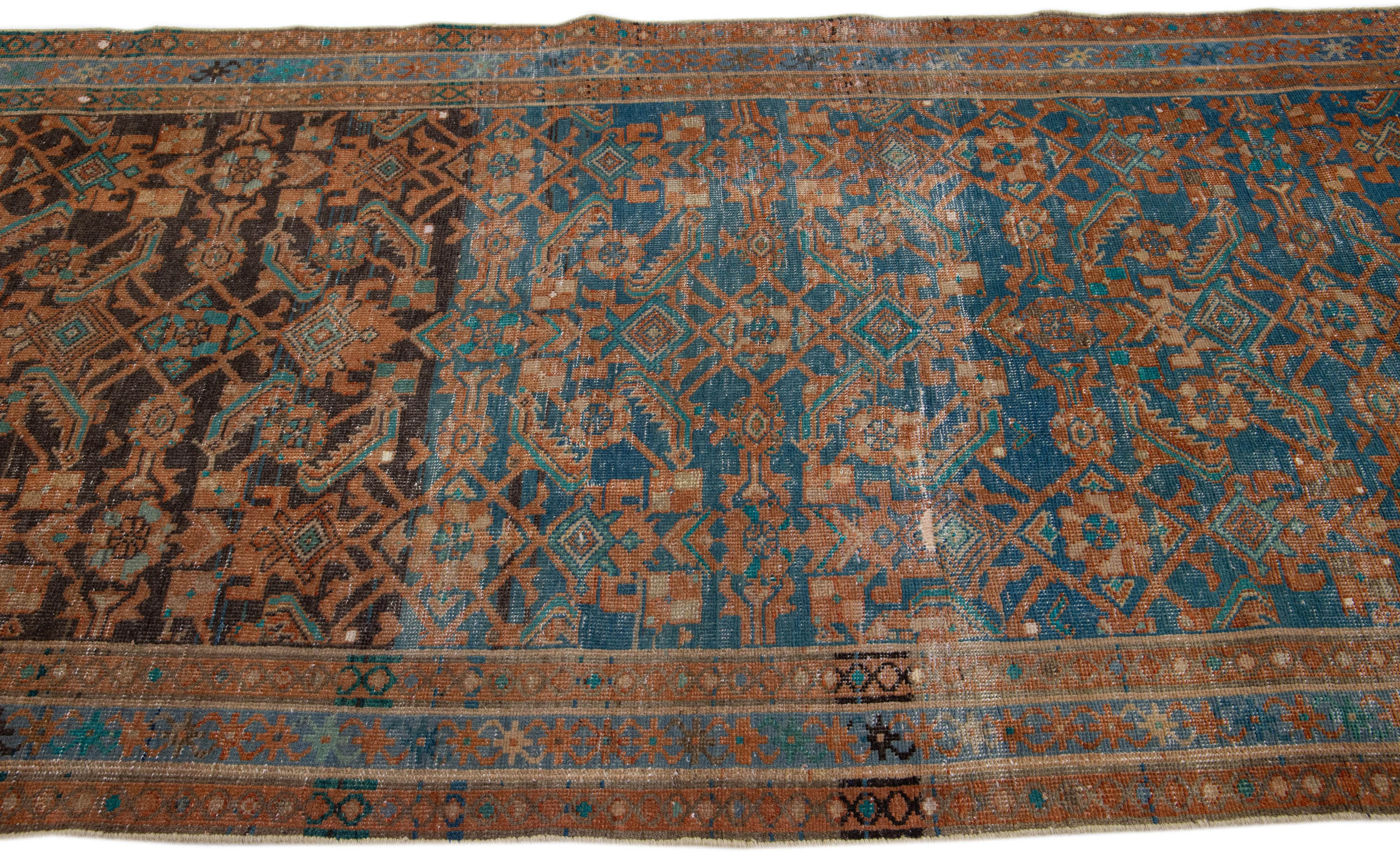 Tapis de couloir persan bleu vintage Malayer en laine fait à la main avec motif sur toute la surface Bon état - En vente à Norwalk, CT
