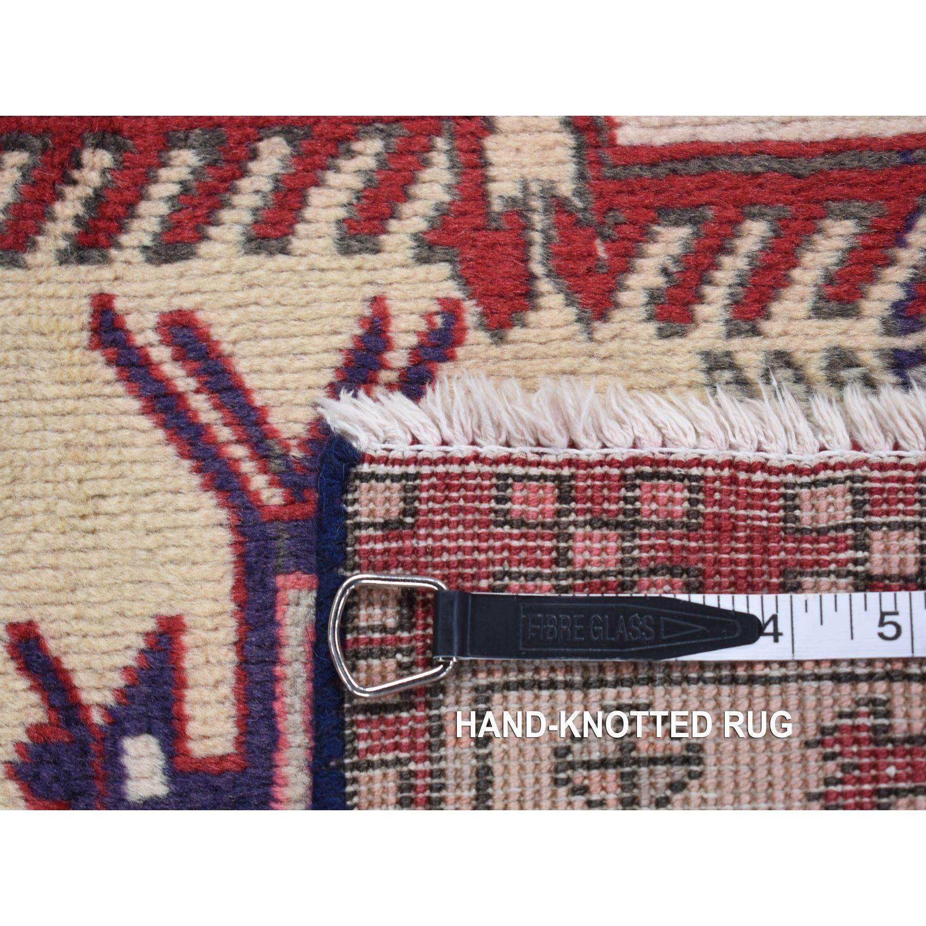 Blauer handgeknüpfter Vintage-Läufer aus Wolle mit geometrischen Motiven aus dem persischen Nordosten im Angebot 2