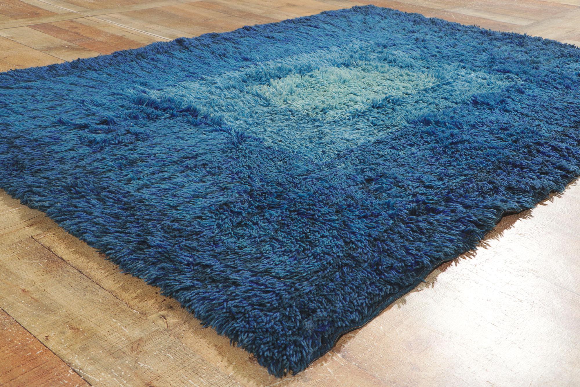 Alfombra Rya Sueca Vintage Azul con Estilo Escandinavo Moderno Viola Gråsten siglo XX en venta