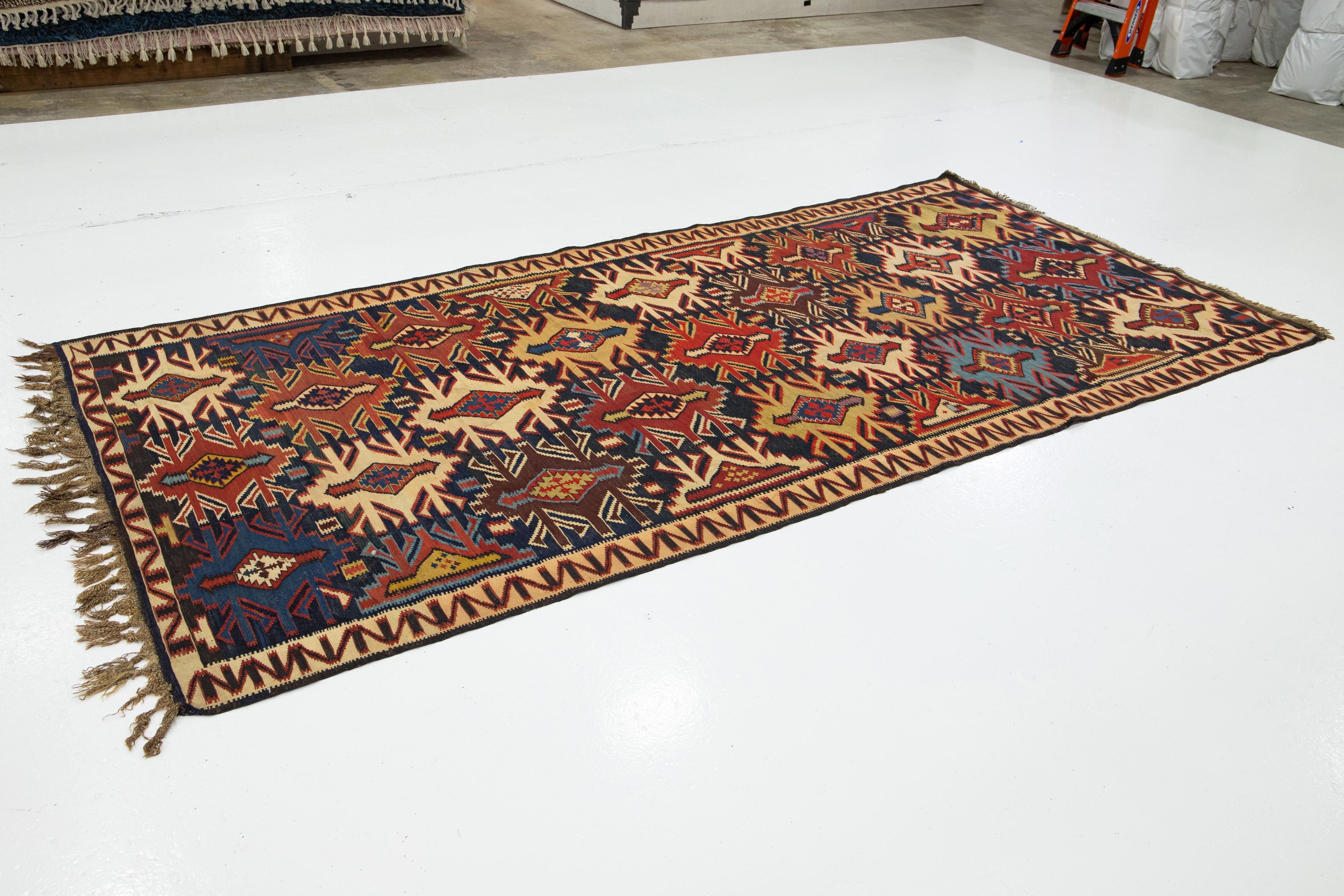 Türkischer Vintage-Kelim-Wollteppich in Blau mit geometrischem Allover-Design (Handgeknüpft) im Angebot